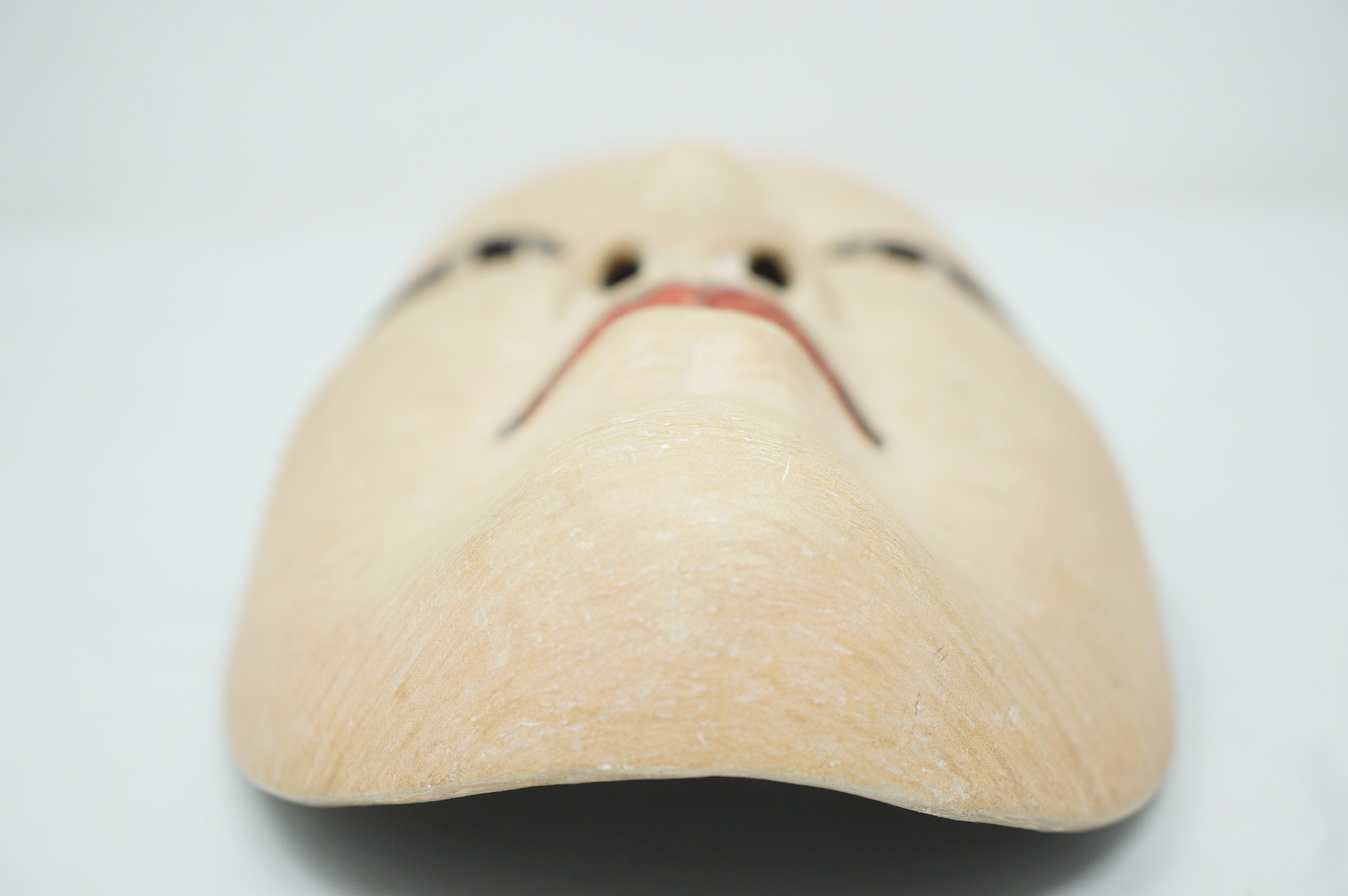 Japanische Fukai-Frauen-Noh-Theater-Holzmaske im Seidenbeutel, Original aus Japan 0425F33