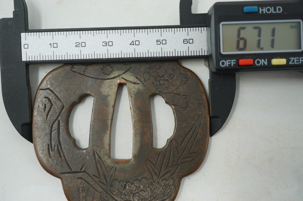 Japanischer Kupfer-Tsuba-Schwertschutz für Wakizashi-Schwerter, Original mit Löwen-Hund-Design 0310F10