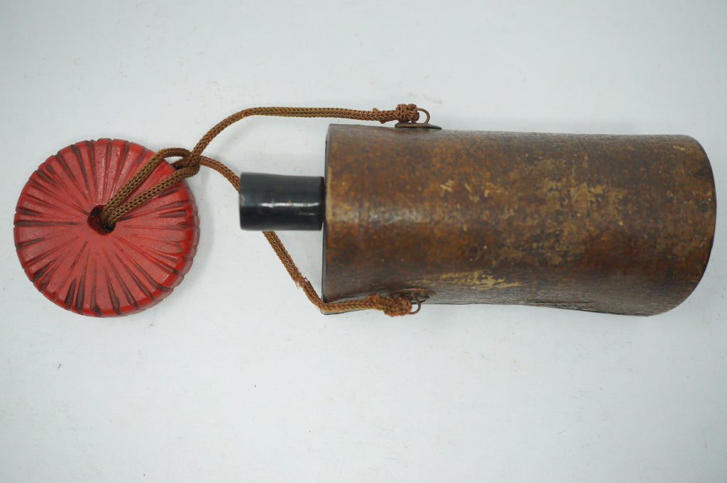 Japanese Kayaku-Ire Gunpowder Flask with Netsuke Antique Original from Japan 1223F11