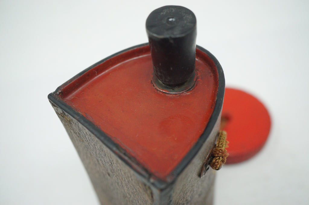 Japanese Kayaku-Ire Gunpowder Flask with Netsuke Antique Original from Japan 1223F11