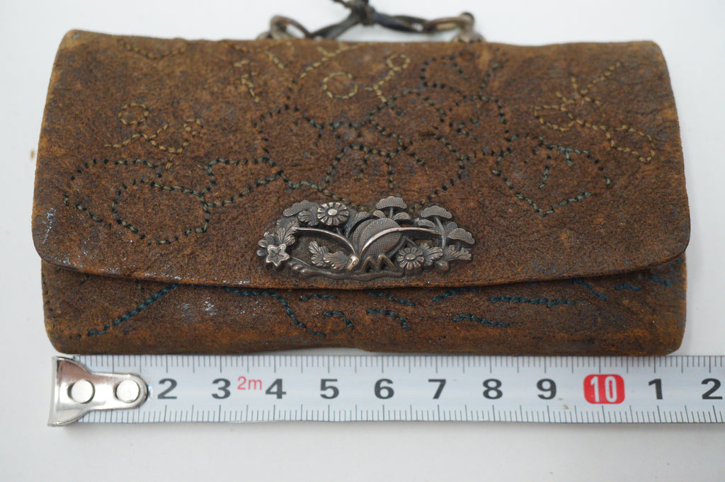Antiker Tabak-Ire Lederbeutel mit feinen Ornamenten Original aus Japan 0618F11