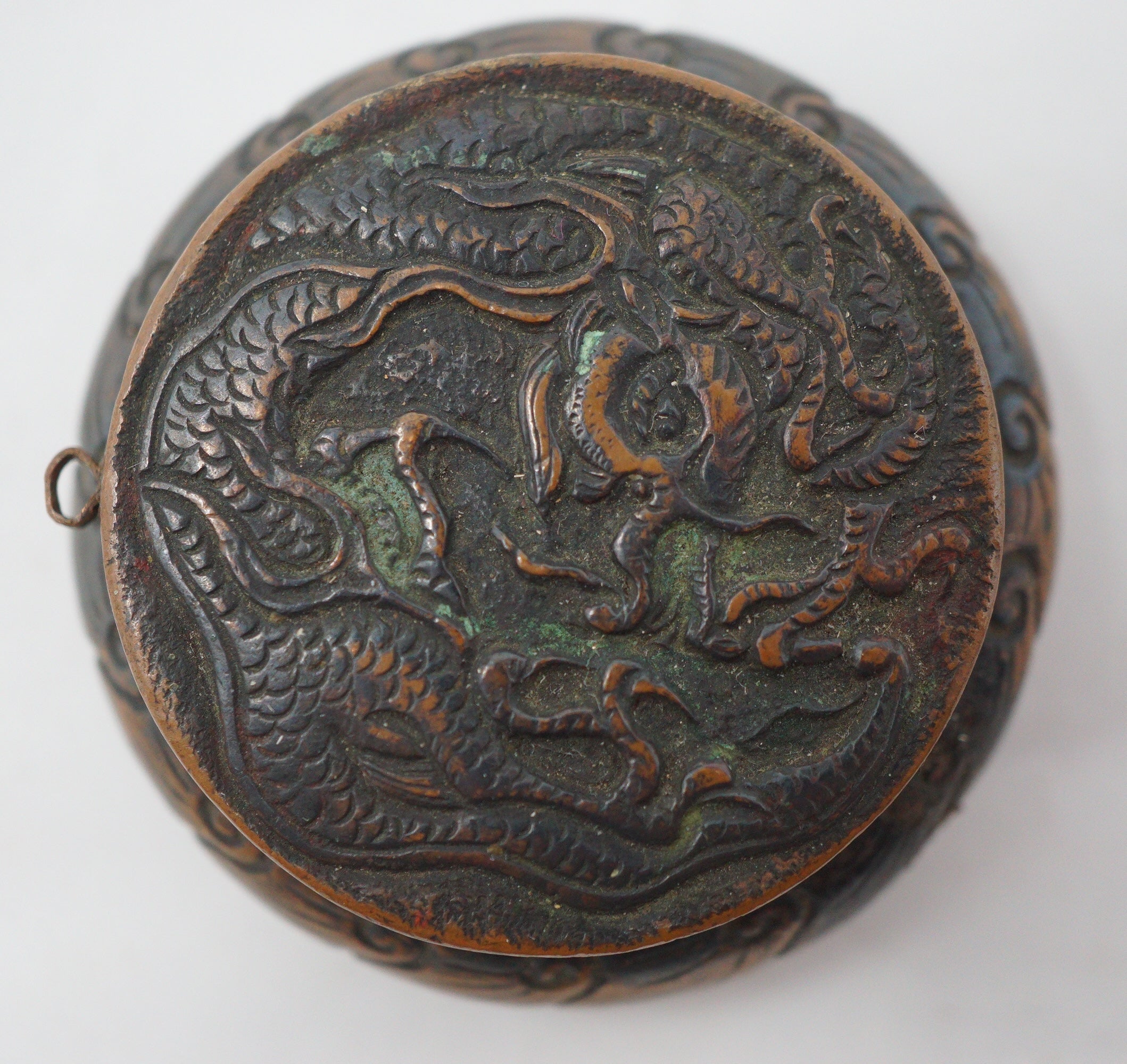 Japanischer antiker Kupfer-Suido-Kalligraphie-Wasserbehälter mit Drachen-Design 0204F13