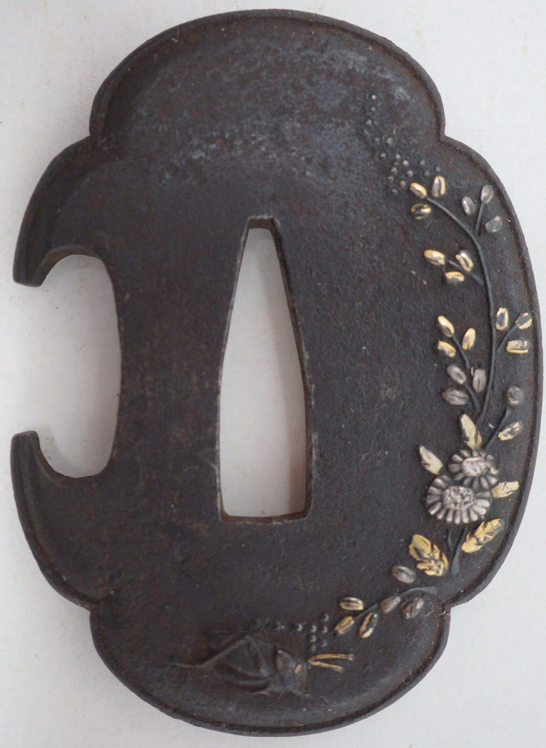 Japanese Tsuba Tanto Iron Guard with fine Images unique Edge from Japan 1201F13