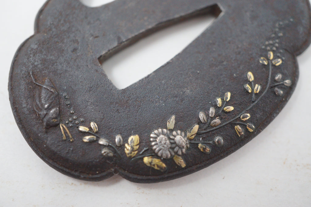 Japanese Tsuba Tanto Iron Guard with fine Images unique Edge from Japan 1201F13