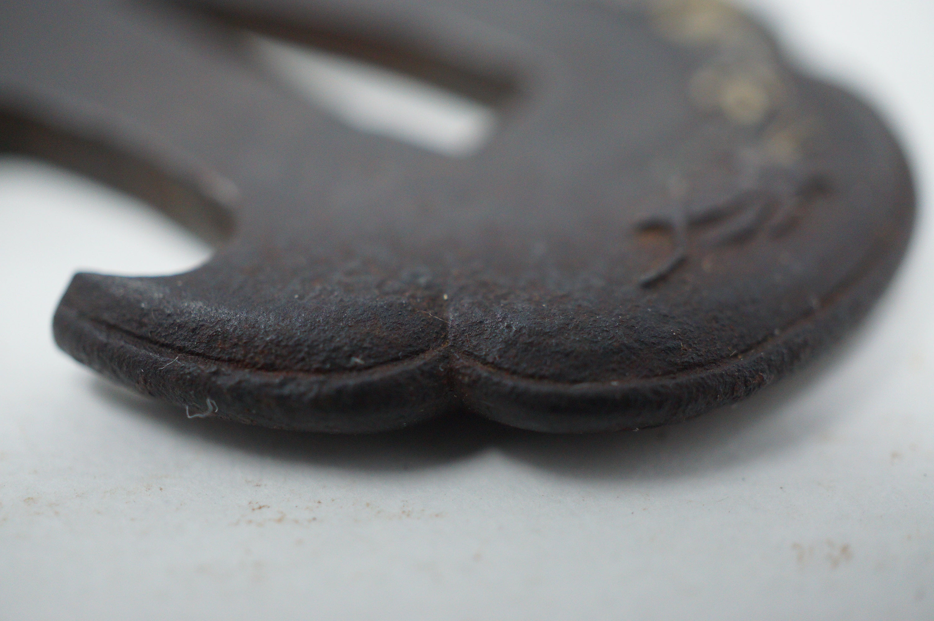 Japanese Tsuba Tanto Iron Guard with fine Images unique Edge from Japan 1201F13