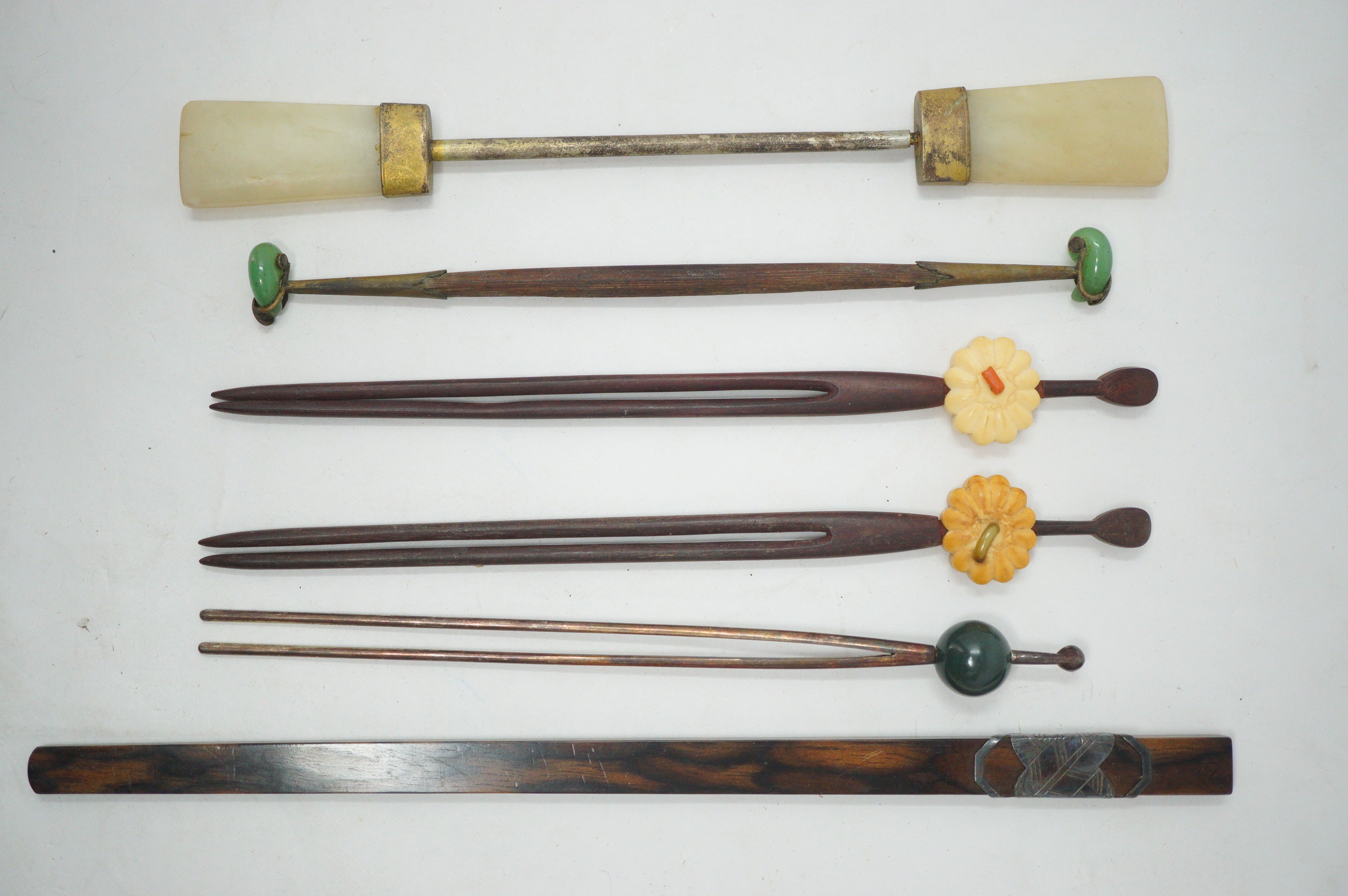 Japanese Vintage Hair Accessories Collection 18 quality Pieces in wooden Box 1101D13