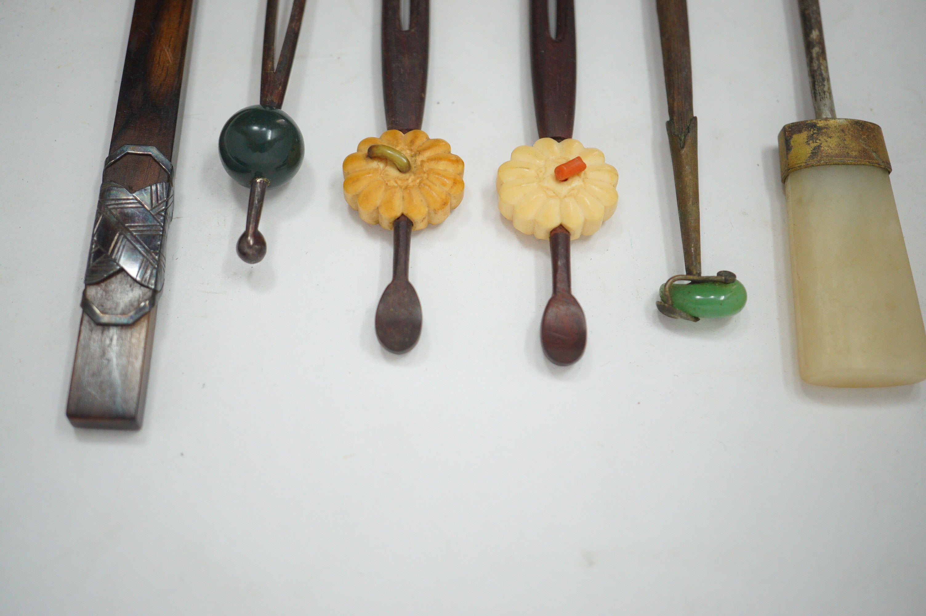 Japanese Vintage Hair Accessories Collection 18 quality Pieces in wooden Box 1101D13