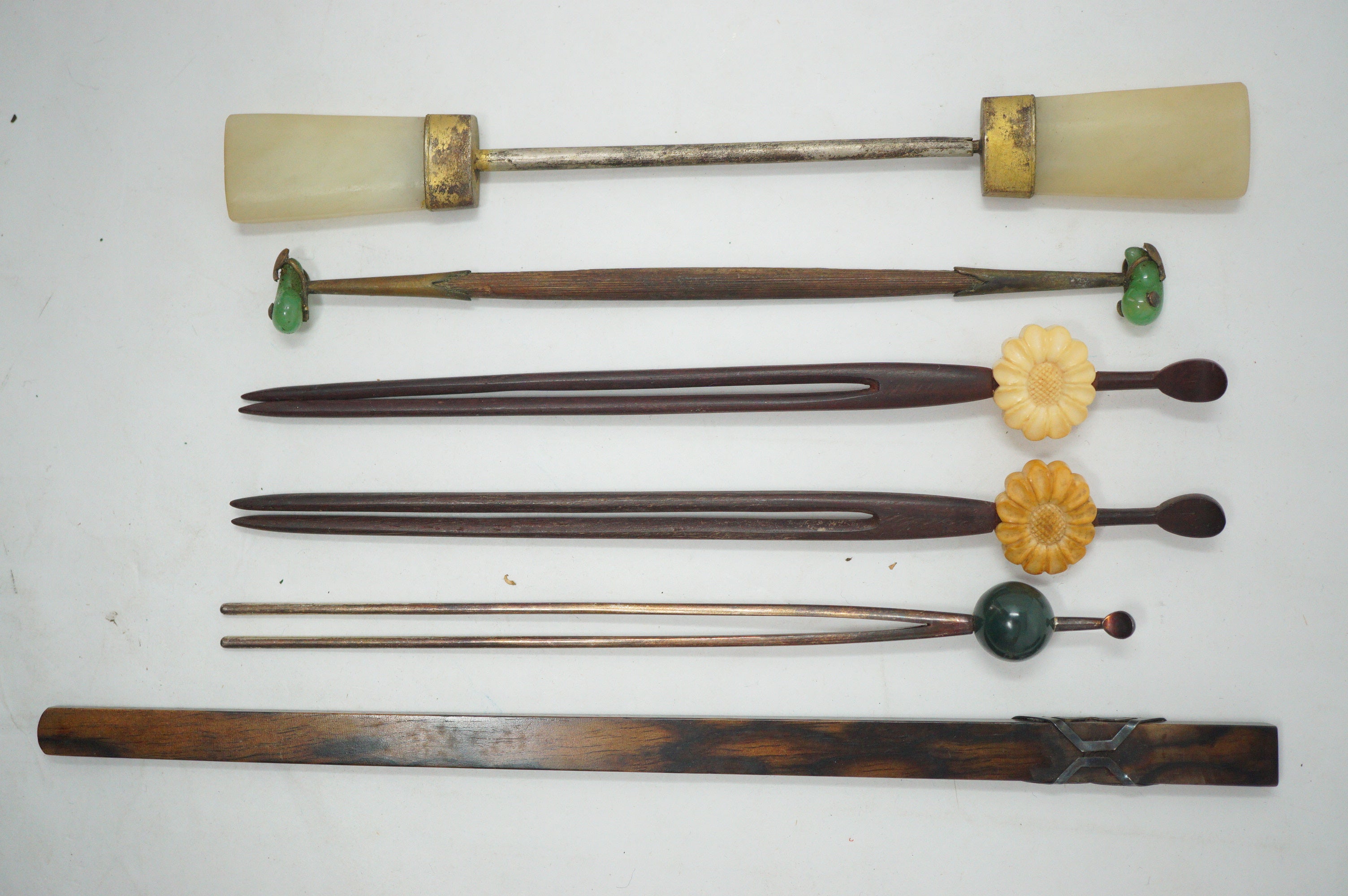Japanese Vintage Hair Accessories Collection 18 quality Pieces in wooden Box 1101D13