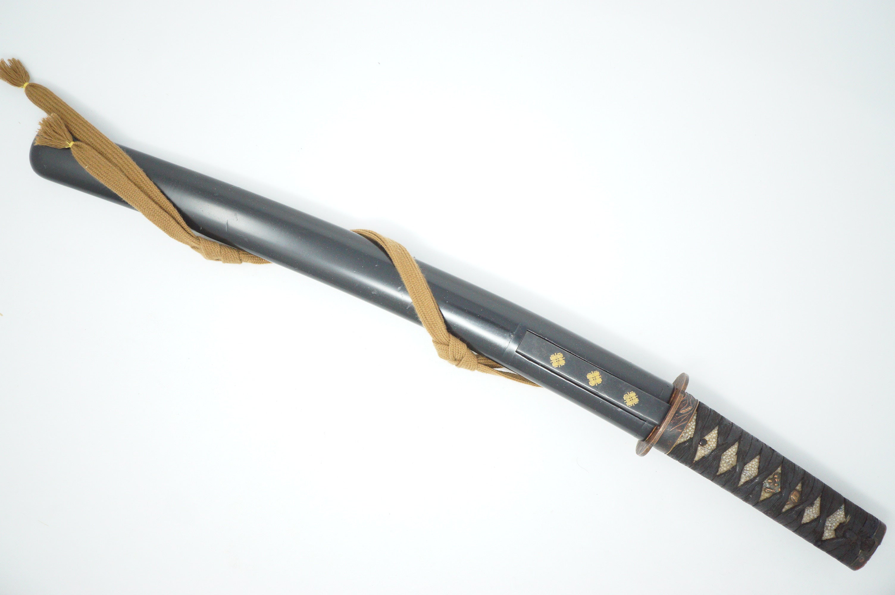 Antikes Wakizashi-Schwert, komplett mit Holzklinge, Kozuka-Messer und Originaltasche 0817D15