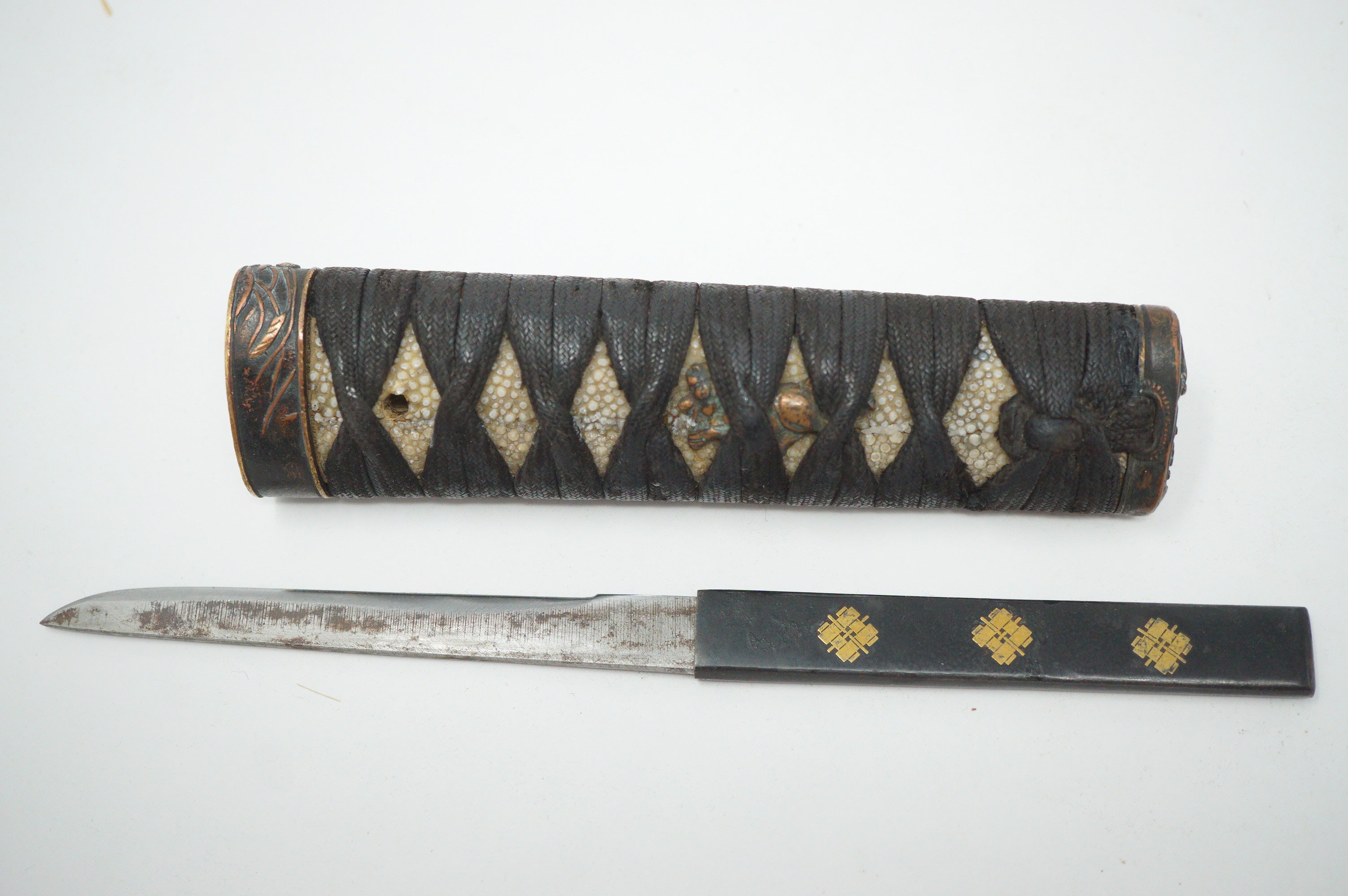 Antikes Wakizashi-Schwert, komplett mit Holzklinge, Kozuka-Messer und Originaltasche 0817D15