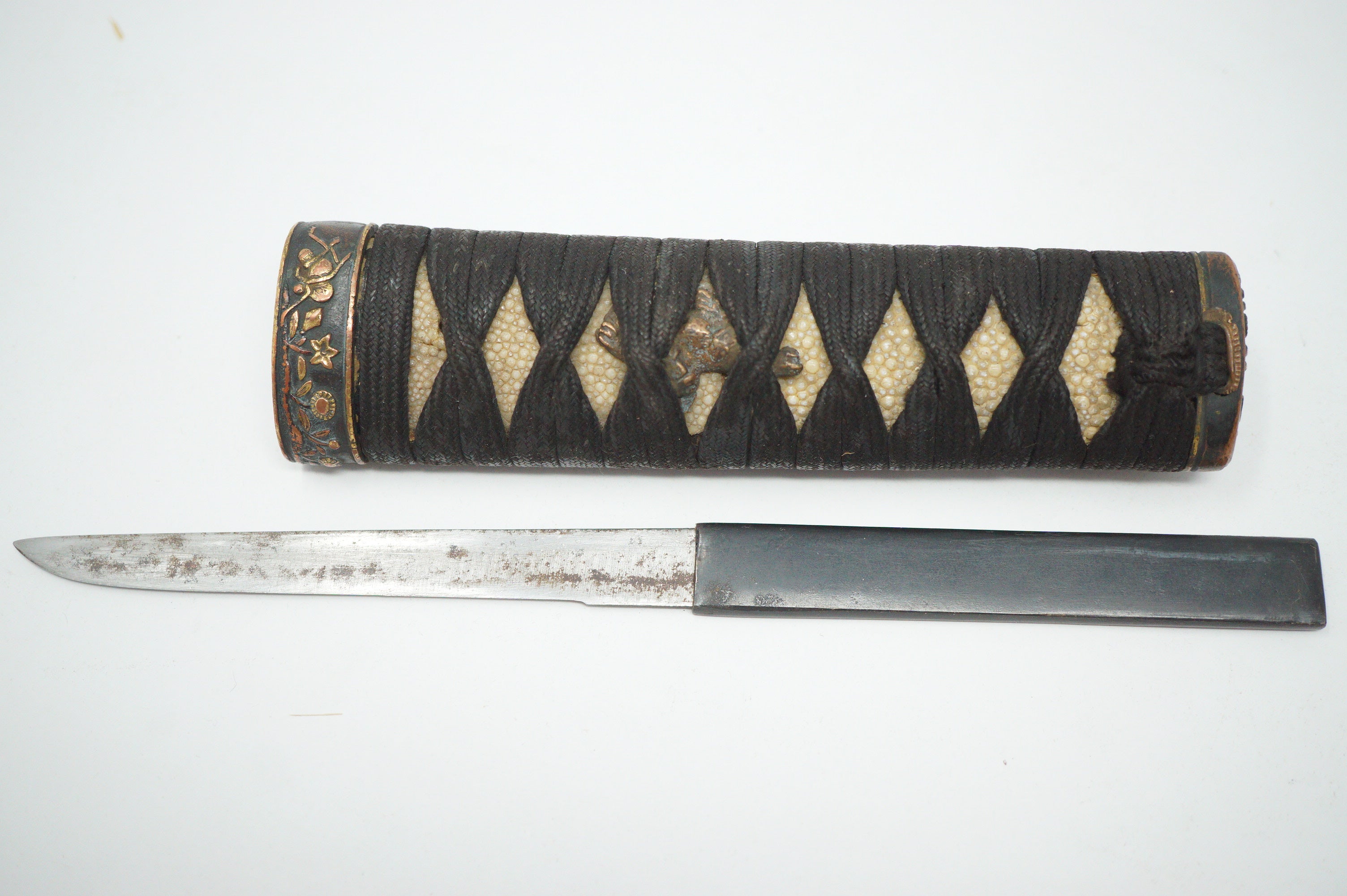 Antikes Wakizashi-Schwert, komplett mit Holzklinge, Kozuka-Messer und Originaltasche 0817D15