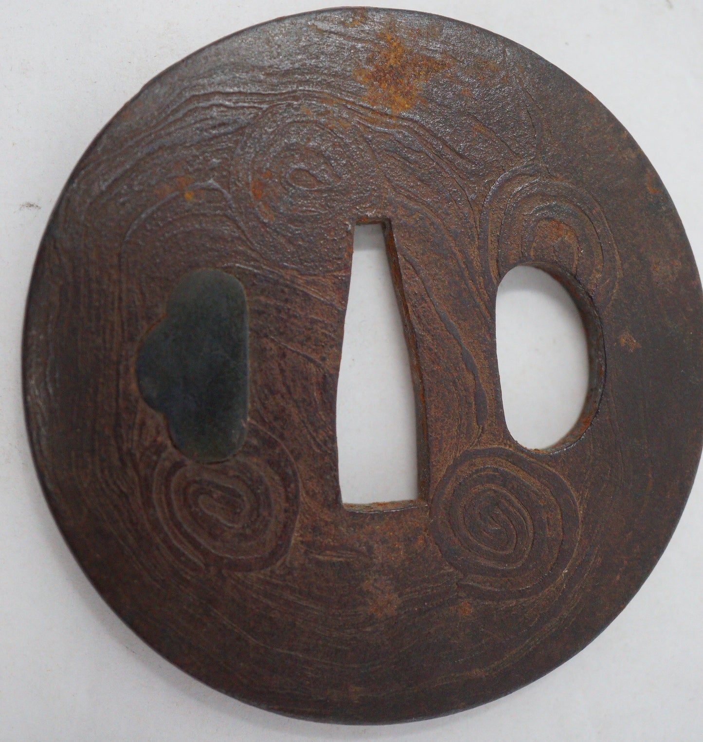 Japanischer Tsuba-Schutz aus Eisen für Katana- oder Wakizashi-Schwert, Holzdesign aus Japan 0228E17 