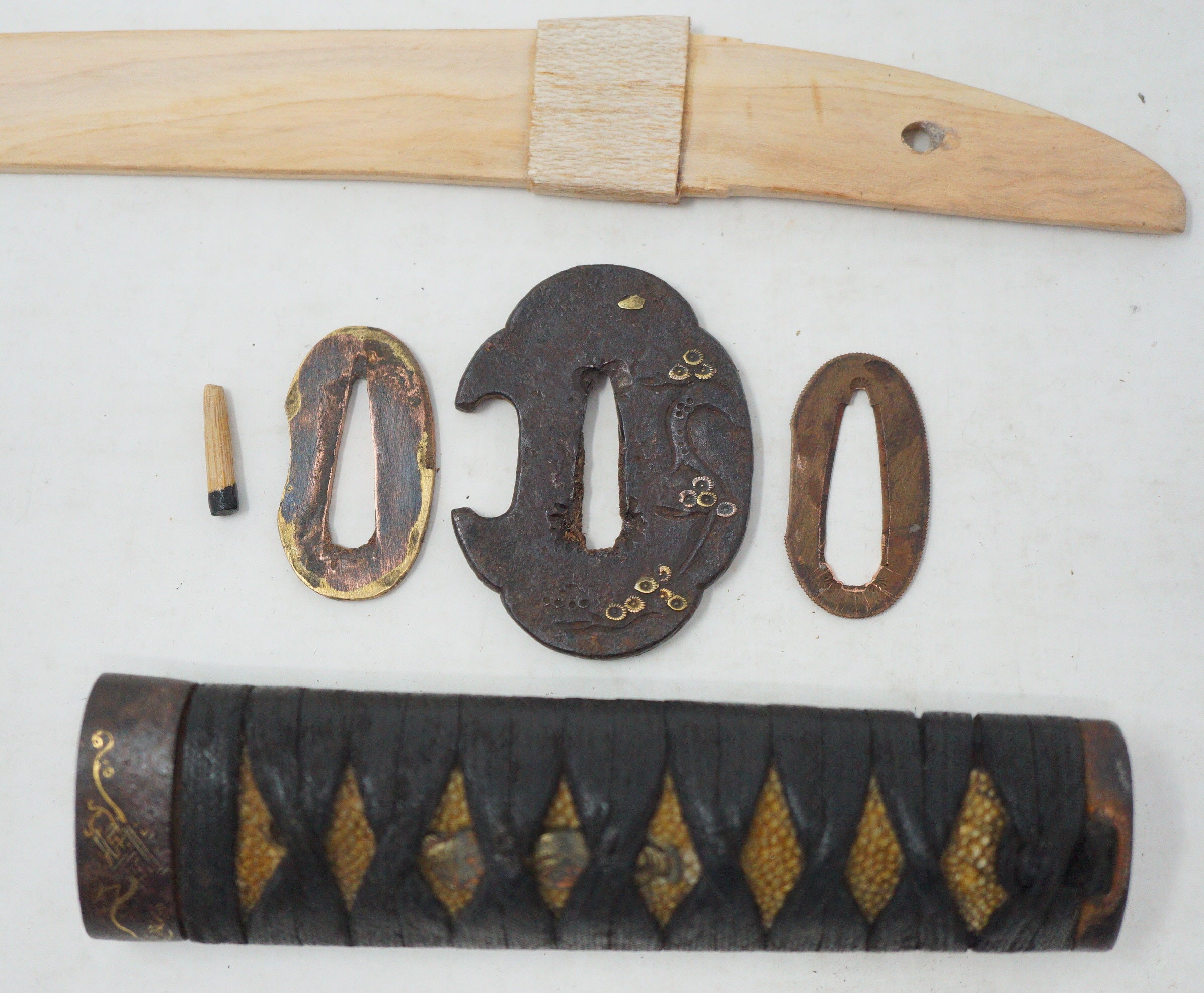 Stunning Wakizashi Sword with wooden Blade & all Accessories Antique Original from Japan 0630D18