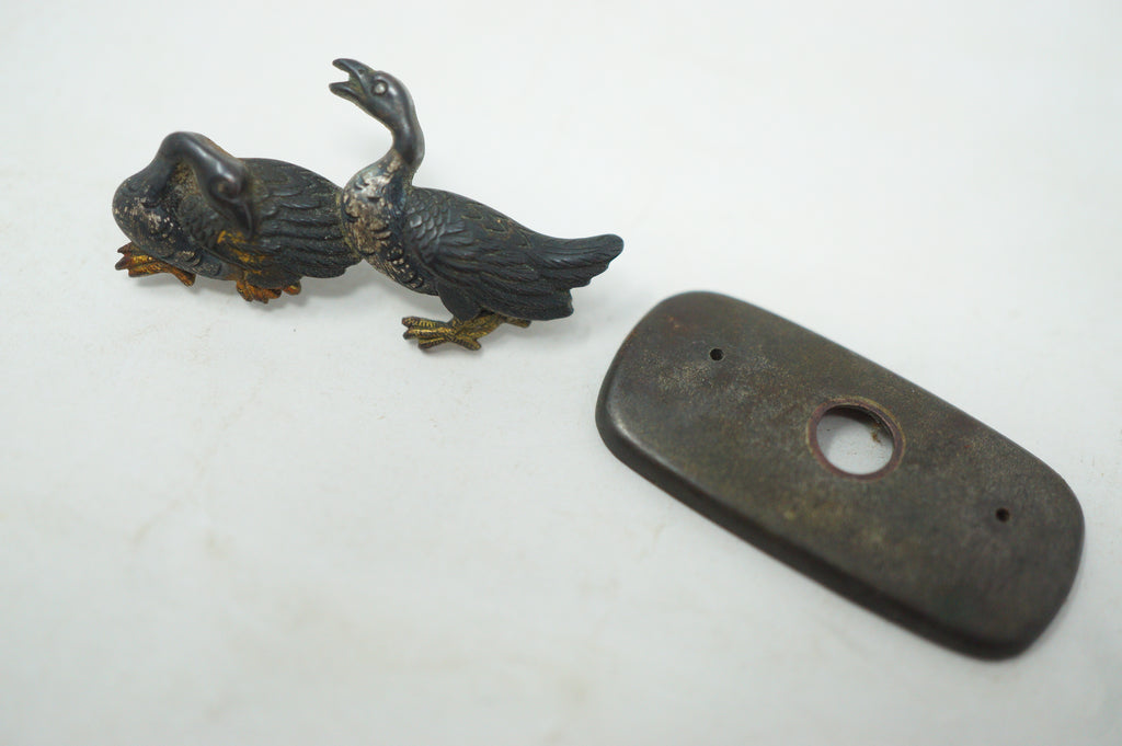 Japanischer Mae-Kanagu für Tabakbeutel, Frontbeschlag im Enten-Design, Original aus Japan 0310F19