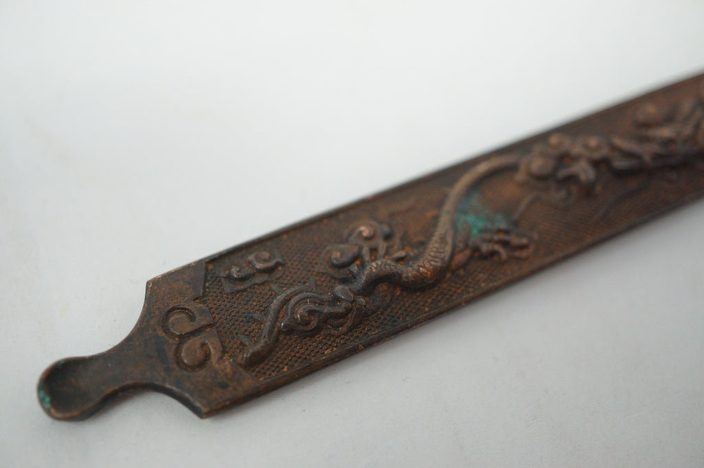 Antique Japanese Kogai-Knife made of copper with Dragon design from Japan 1030D1