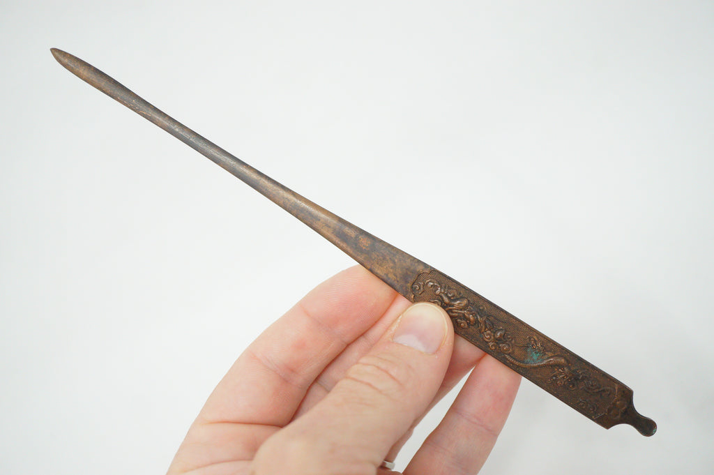 Antique Japanese Kogai-Knife made of copper with Dragon design from Japan 1030D1
