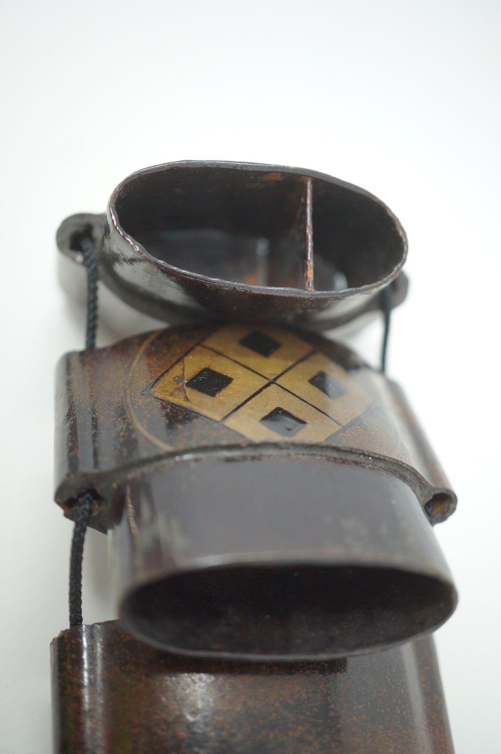 Antique Inro with Tiger & Family Crest Motives & Fine Wooden Netsuke from Japan 1108D1