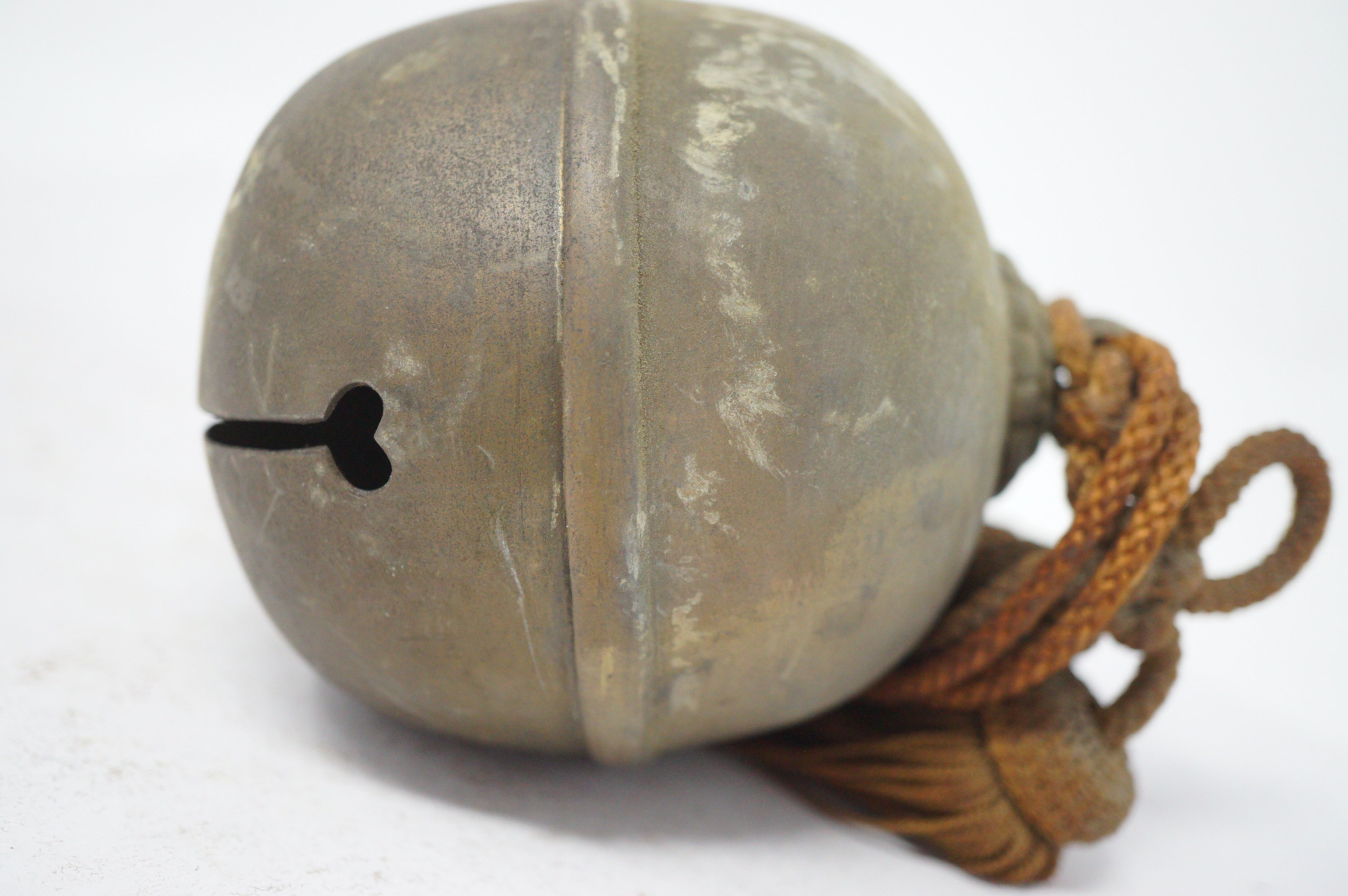 Japanische Shinto-Glocke Suzu, religiöse Tempelglocke, Original aus Japan 1006D20