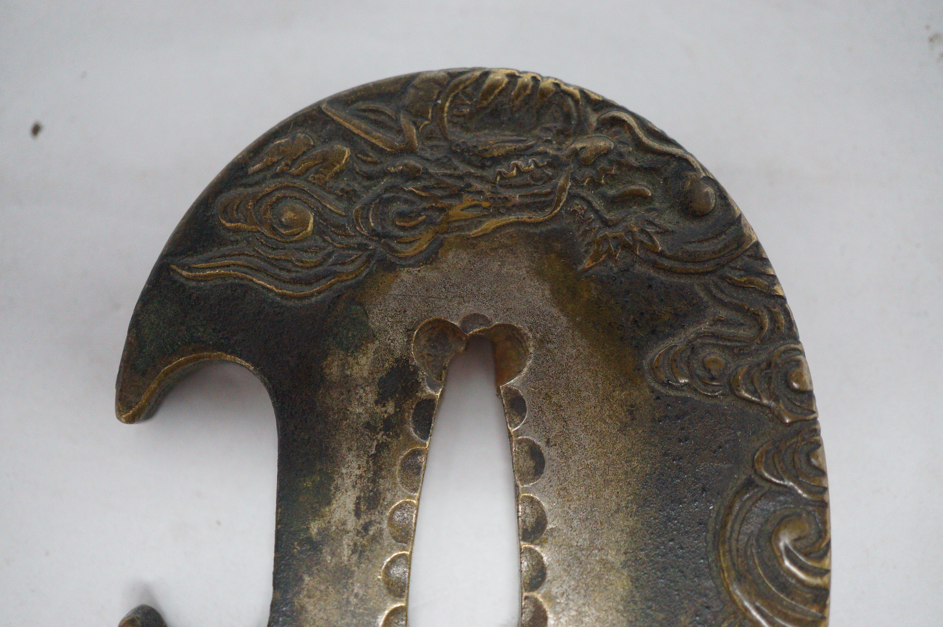 Japanese Dragon-Designed Tsuba Guard for Katana or Wakizashi Sword from Japan 0228E21