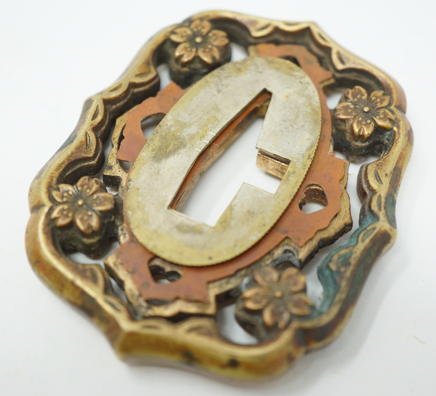 Japanischer Gunto Armeeoffizier Tsuba Schwertschutz inkl. Seppa-Unterlegscheibensatz WW2 Original aus Japan 0619E20