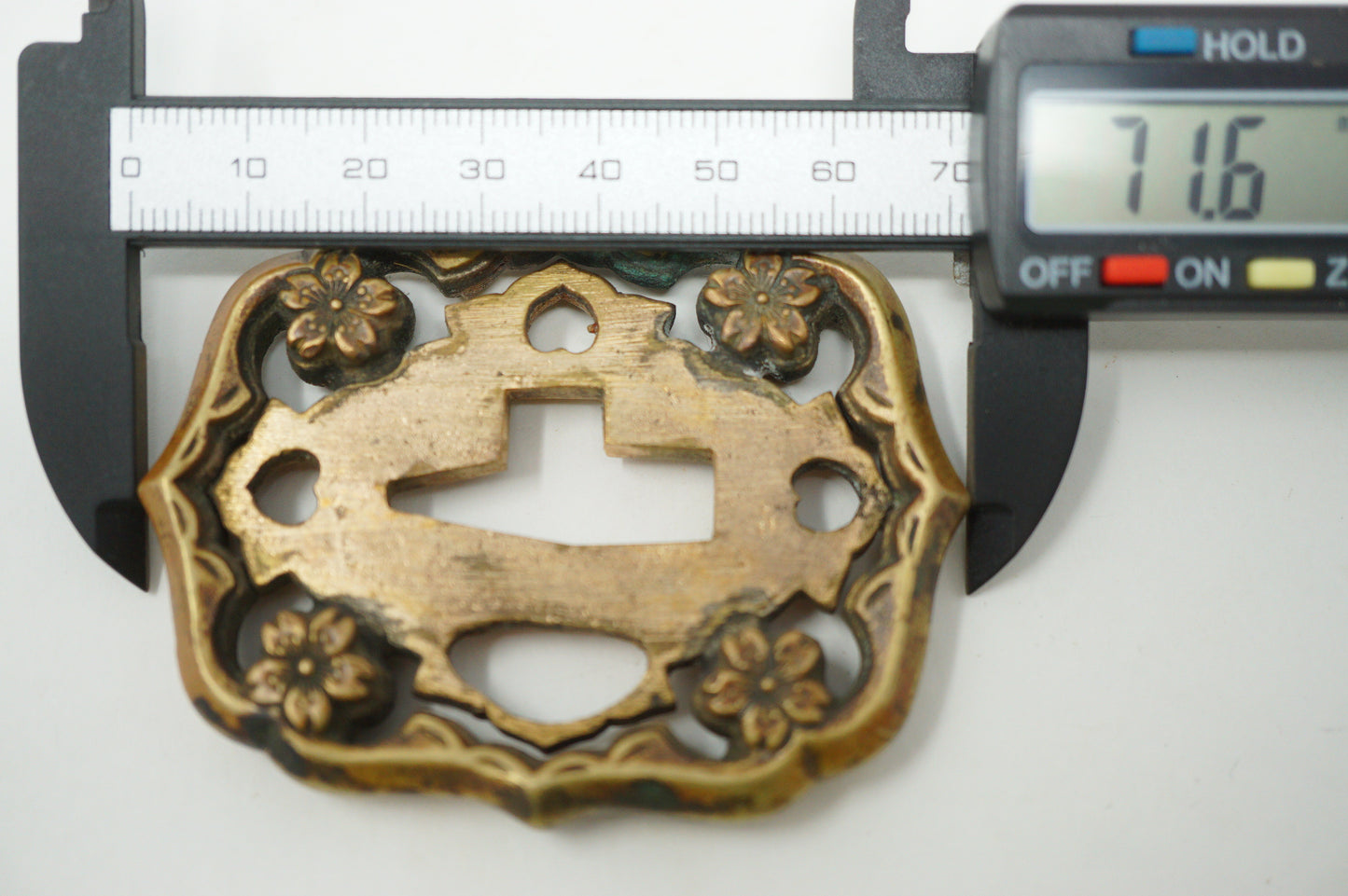 Japanischer Gunto Armeeoffizier Tsuba Schwertschutz inkl. Seppa-Unterlegscheibensatz WW2 Original aus Japan 0619E20