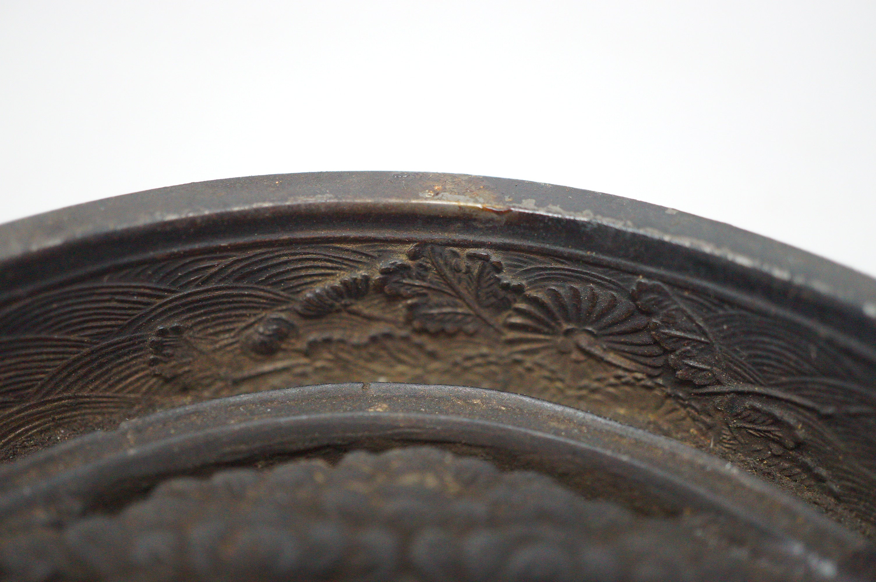 Japanese Edo Bronze Kagami Mirror with Tortoise & Crane Design Original from Japan 1030D23