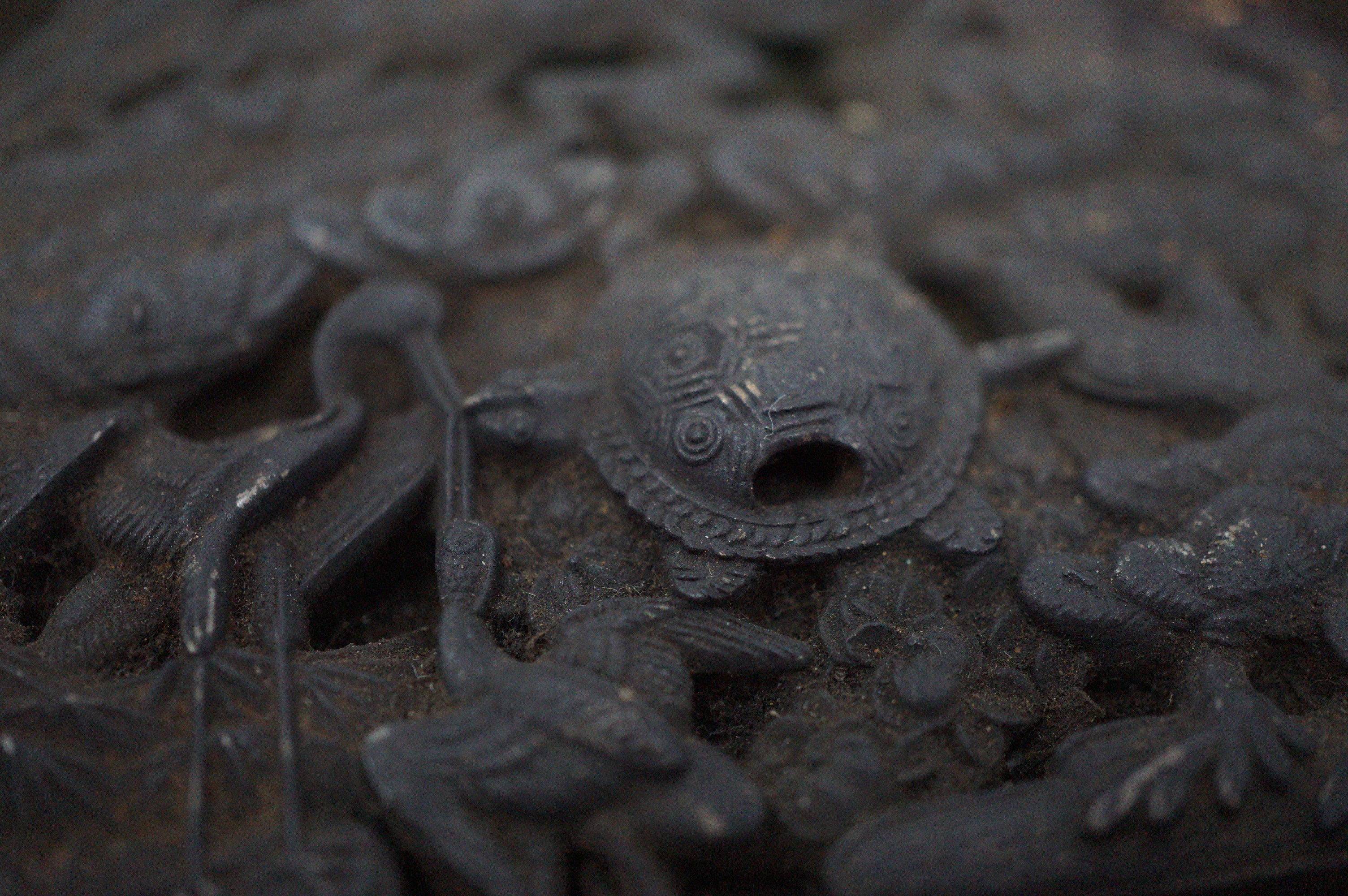 Japanese Edo Bronze Kagami Mirror with Tortoise & Crane Design Original from Japan 1030D23