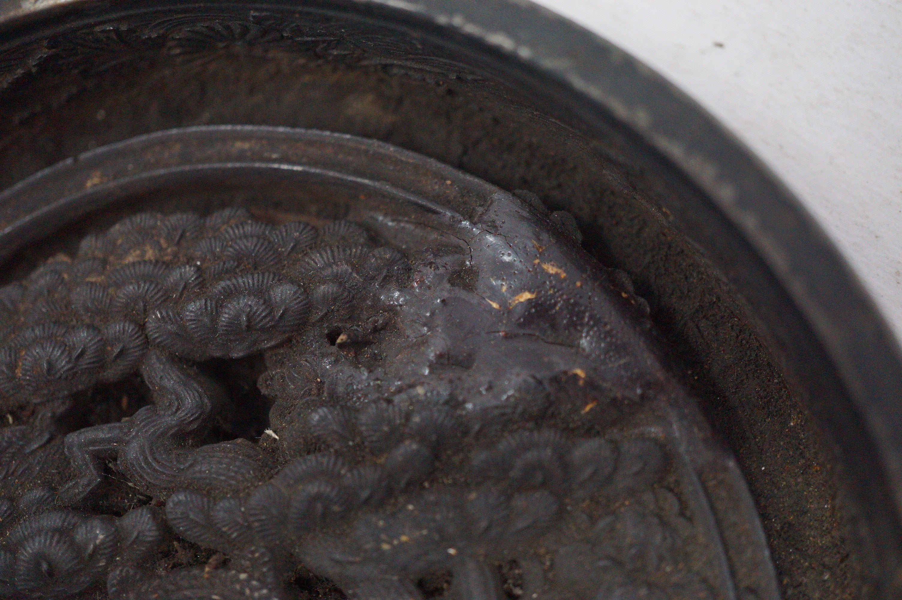 Japanese Edo Bronze Kagami Mirror with Tortoise & Crane Design Original from Japan 1030D23