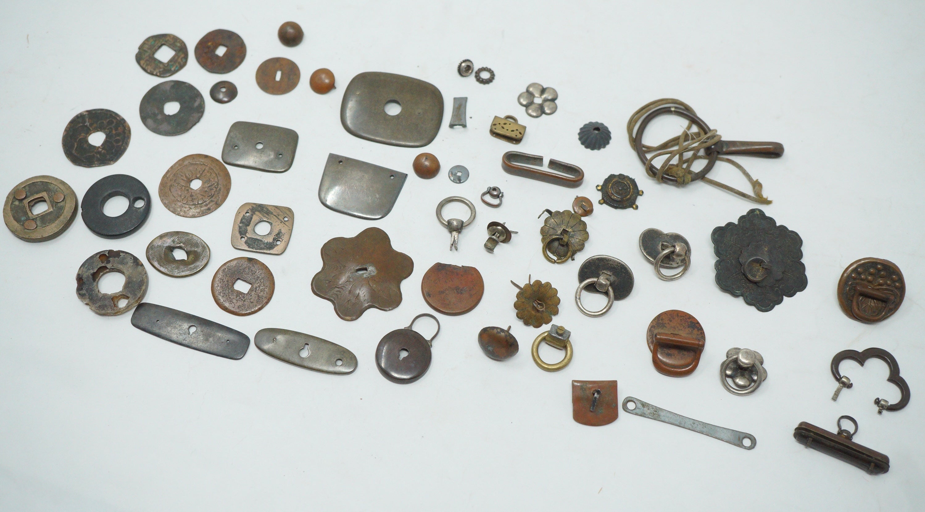 Japanische Maekanagu &amp; Kleinteile Sammlung Ca. 50 Einzelteile Antike Originale 0204F25