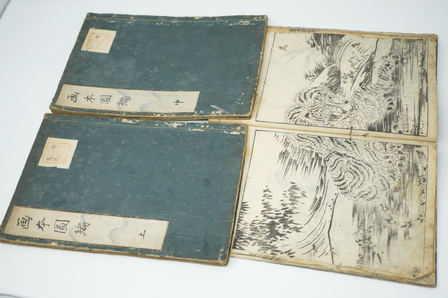 Antique Illustrated Book Set with 60 detailed Images Meiji Era Original by Ichicho Ei 0822D23