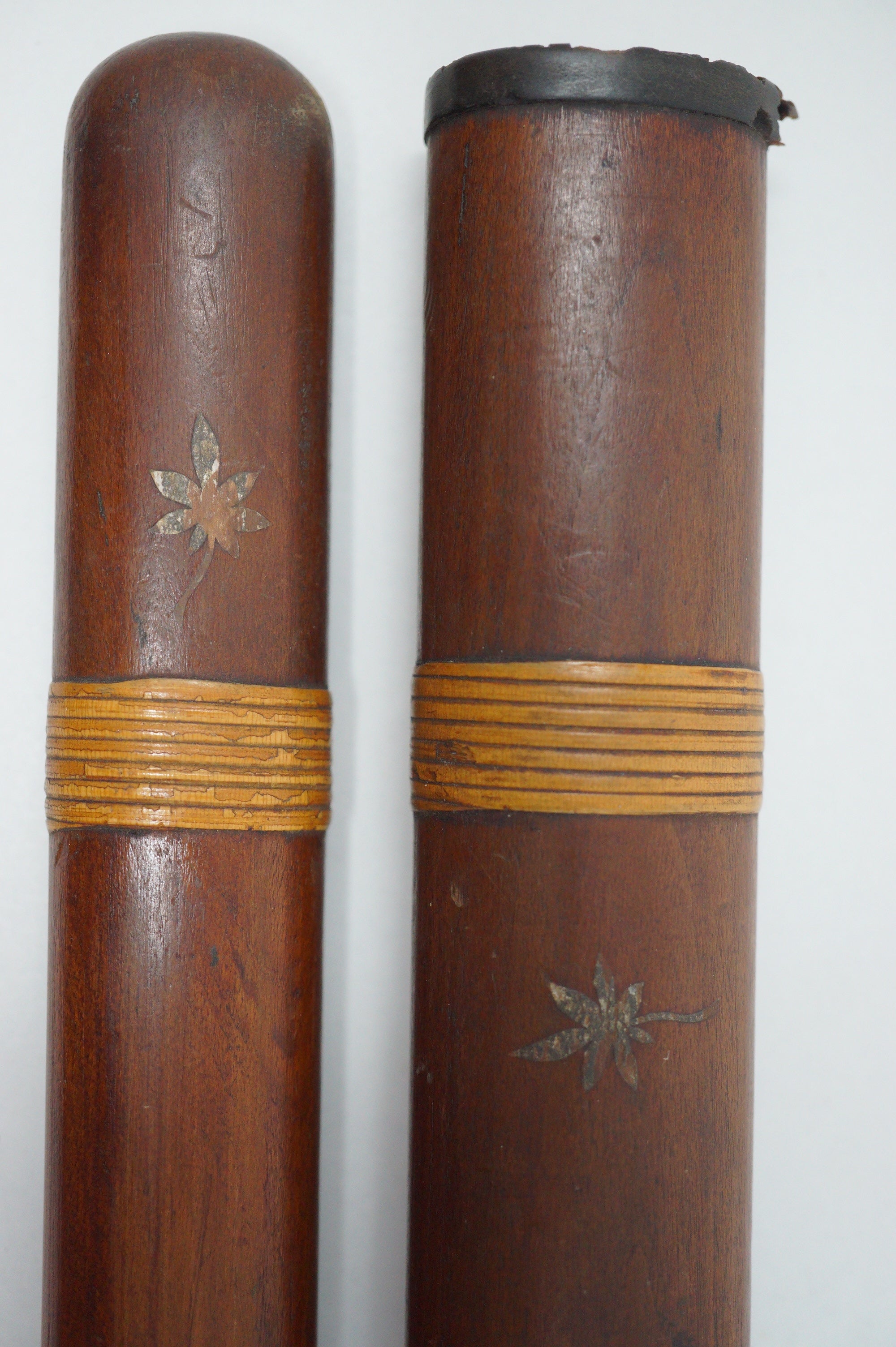 Japanischer Kiseru-Pfeifenbehälter aus Holz mit Blumeneinlagen, Original aus Japan 0618F26