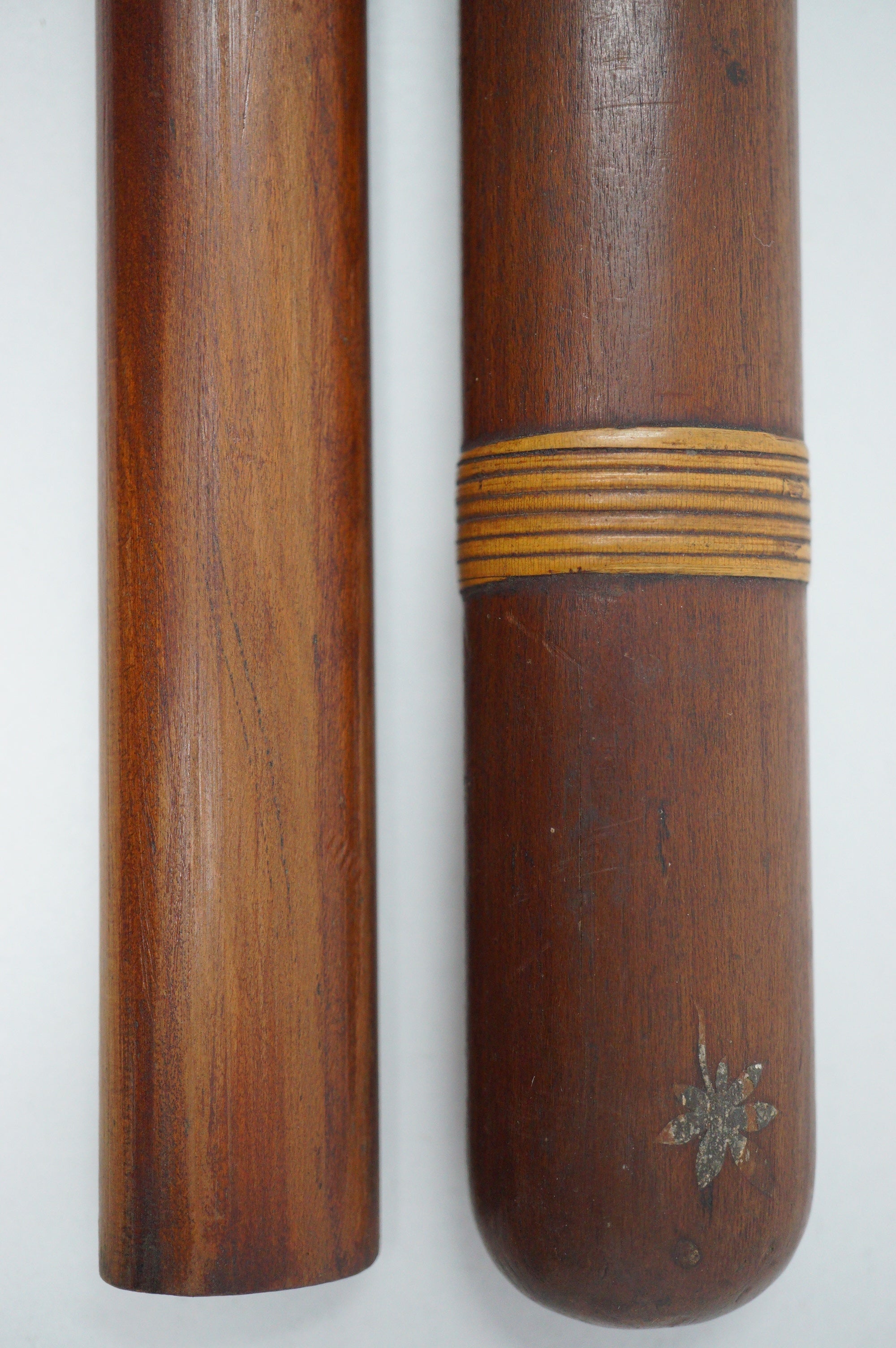 Japanischer Kiseru-Pfeifenbehälter aus Holz mit Blumeneinlagen, Original aus Japan 0618F26