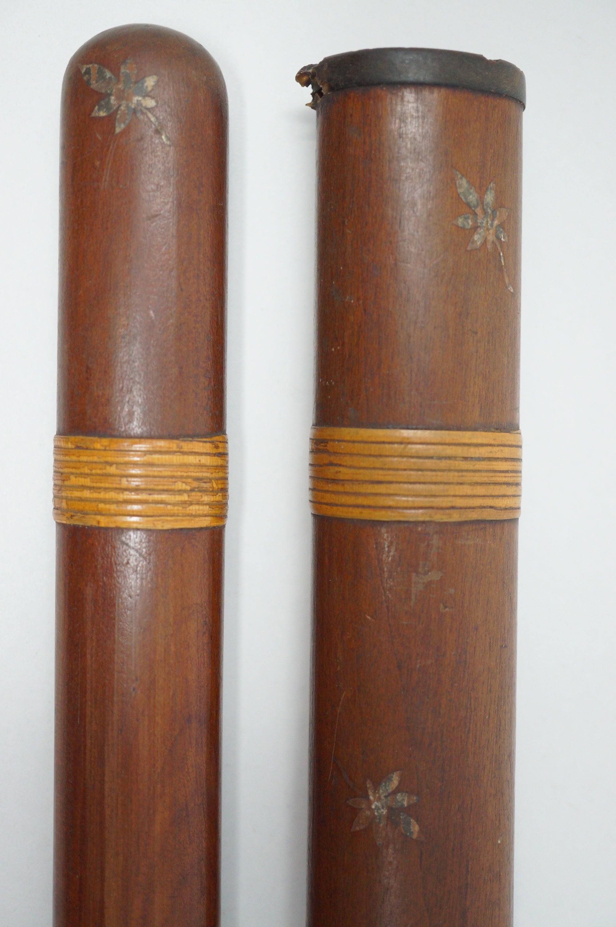 Japanischer Kiseru-Pfeifenbehälter aus Holz mit Blumeneinlagen, Original aus Japan 0618F26