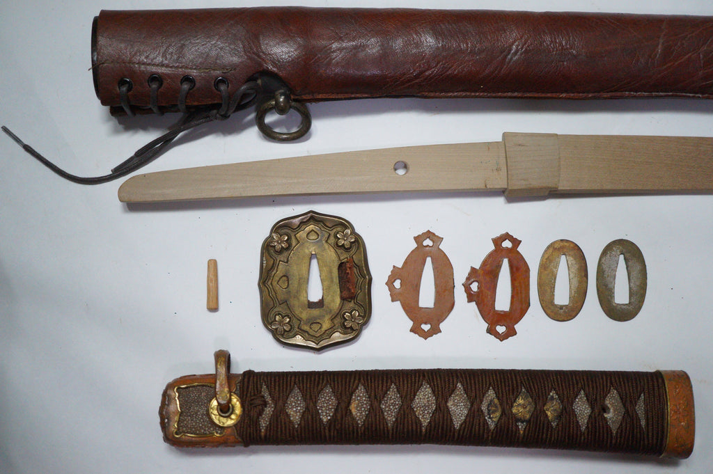 Japanese Gunto Katana Longsword 2. WW Original incl. Wooden Blade & fine Silk Bag 0428F28