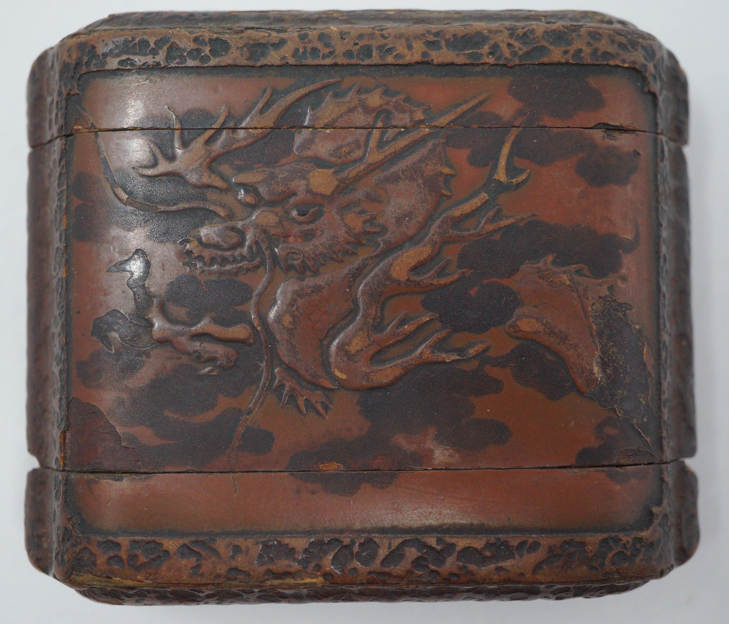 Japanische Inro-Box aus Holz, antikes Original mit einzigartigem Drachendesign und 2 Kammern 0618F27
