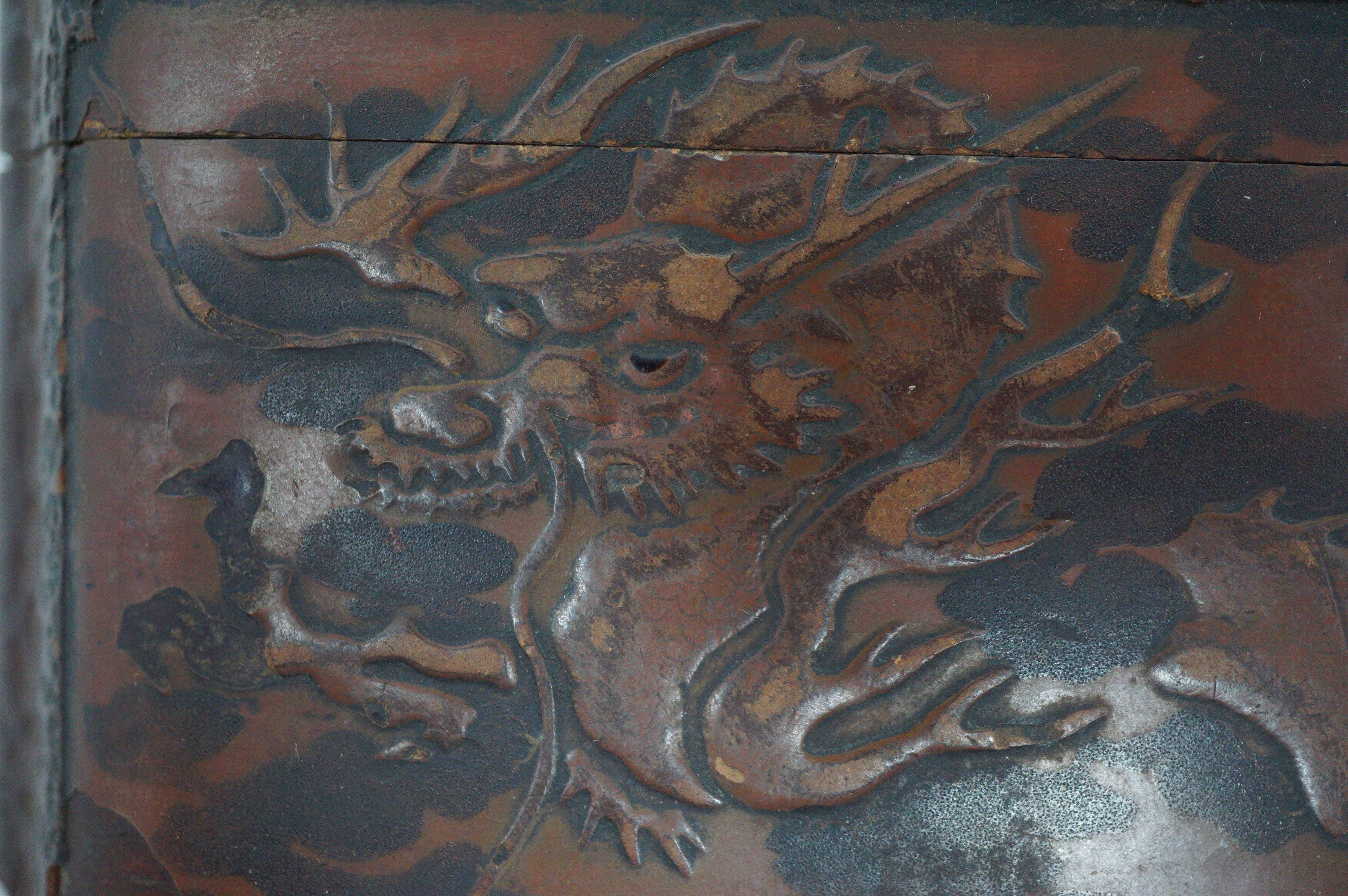 Japanische Inro-Box aus Holz, antikes Original mit einzigartigem Drachendesign und 2 Kammern 0618F27