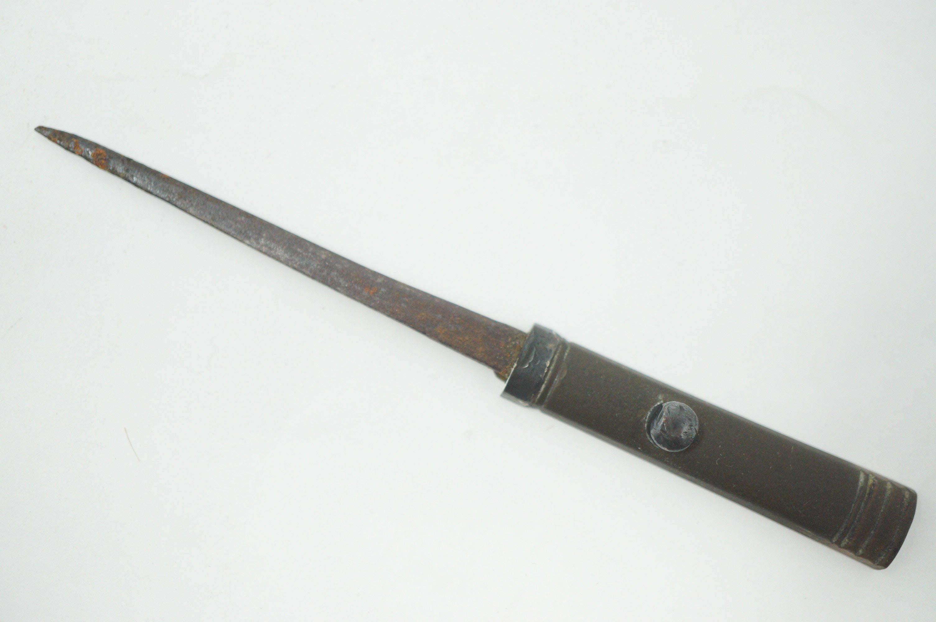 Japanischer Yatate-Tintenbehälter inkl. Messer mit wunderschönem Mondblumen-Design und Signatur aus Japan 1214D30 