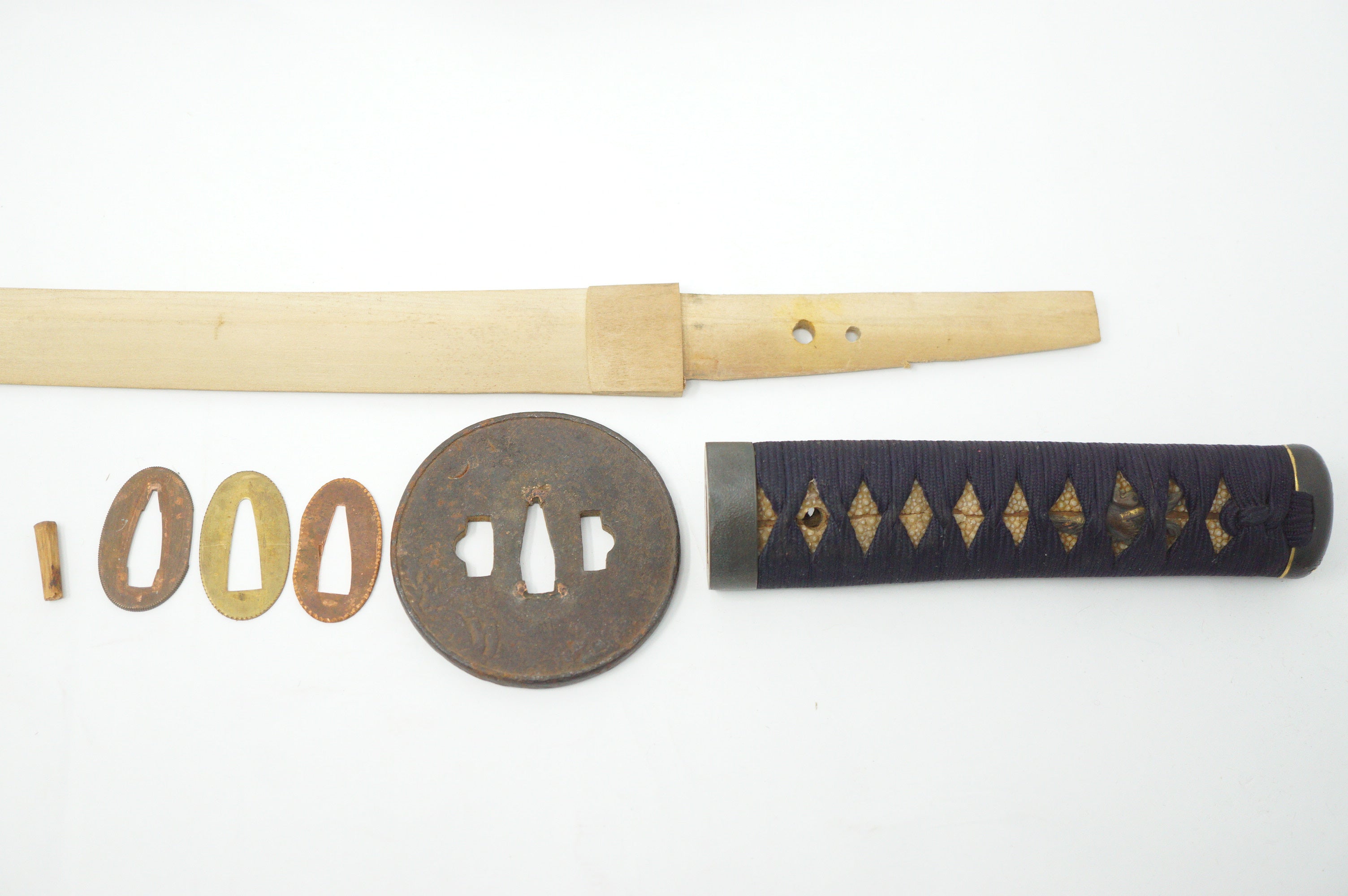 Japanese Edo Wakizashi Sword with wooden Blade & Gold Lacquered Elements 0921D3
