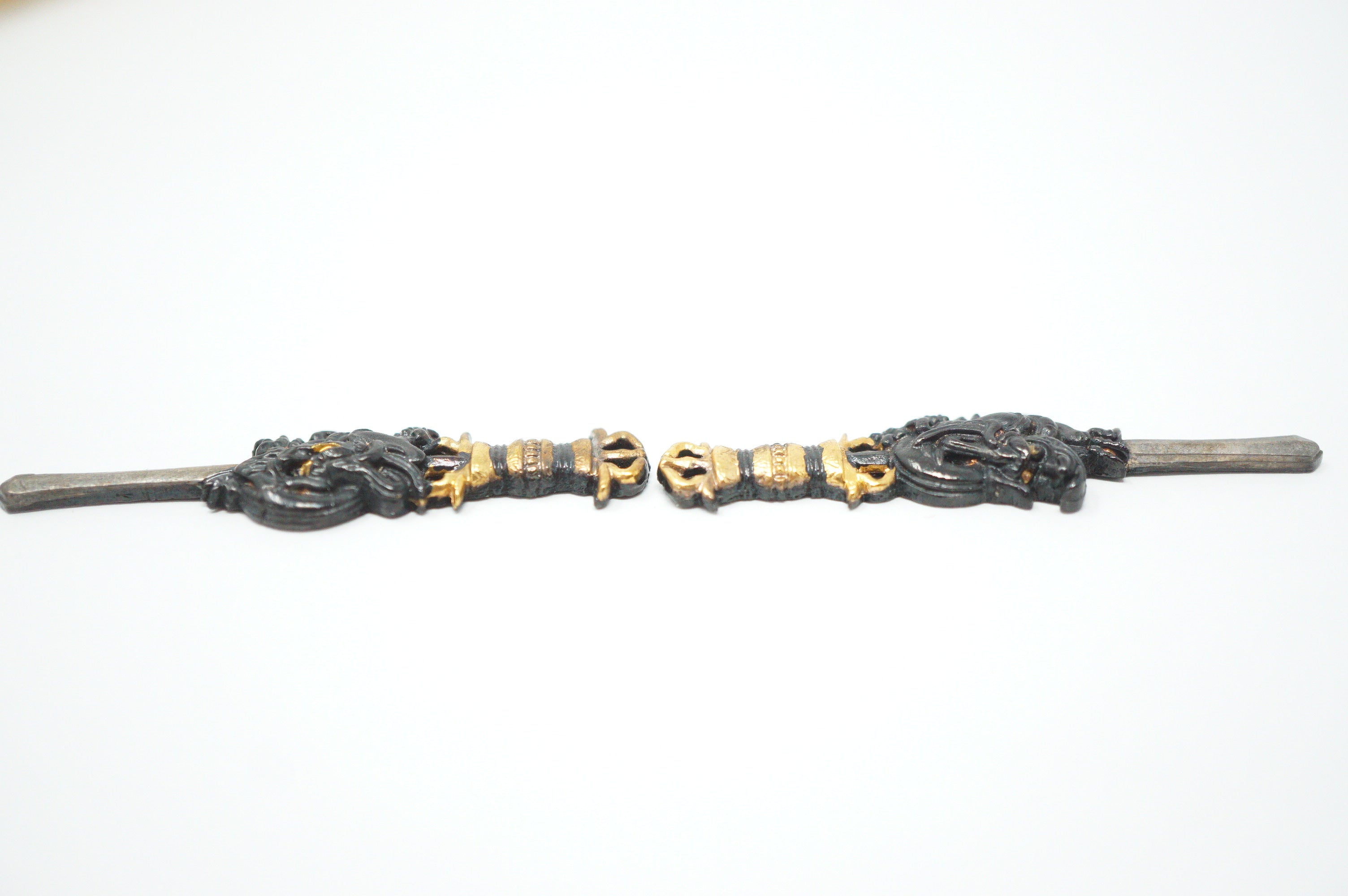 Japanisches Menuki-Schwert-Ornament-Set Drache auf Schwert-Design in Box aus Japan 0803D5