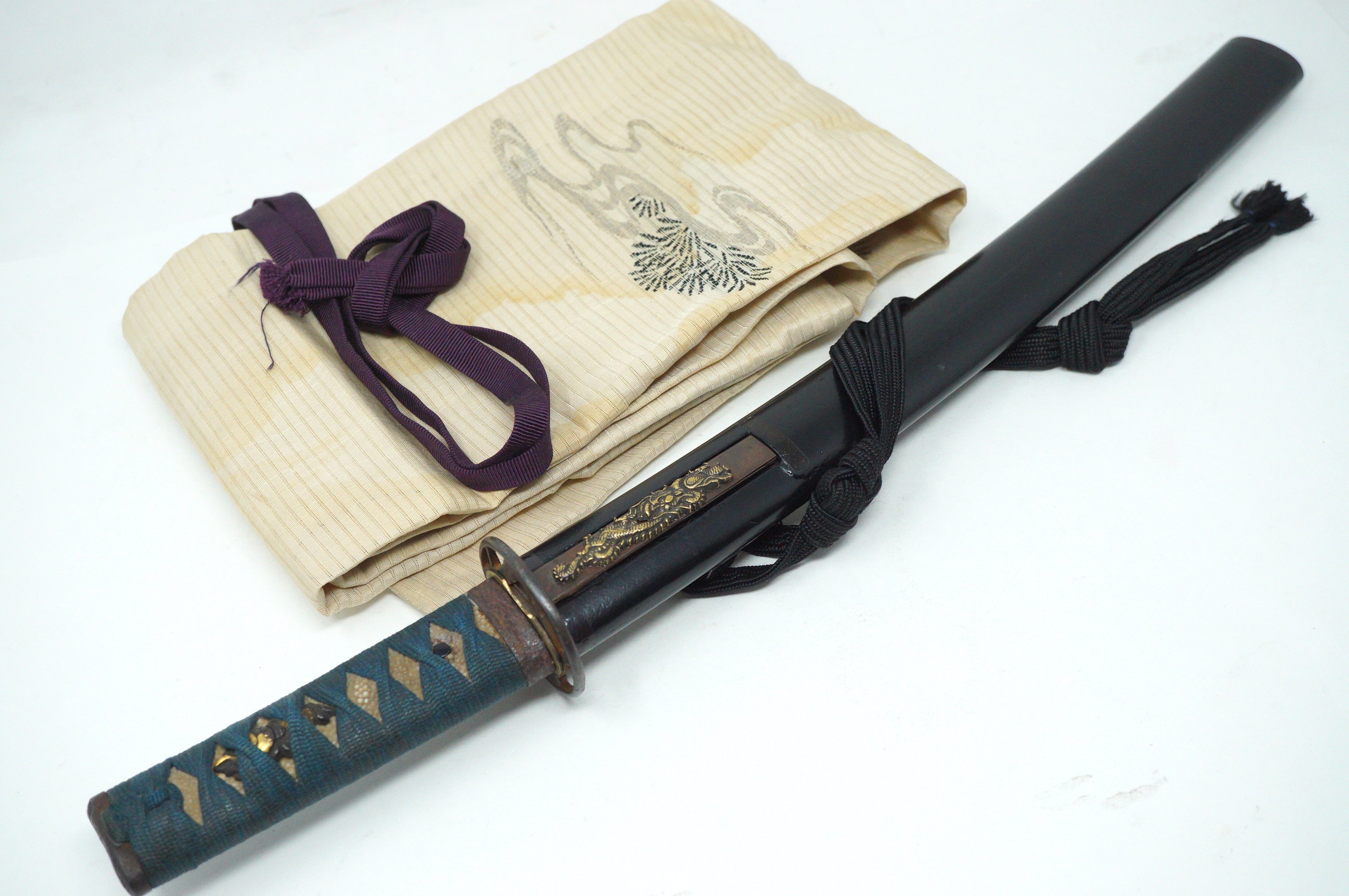 Antikes Wakizashi-Schwert mit Holzklinge und Zubehör 0602D5