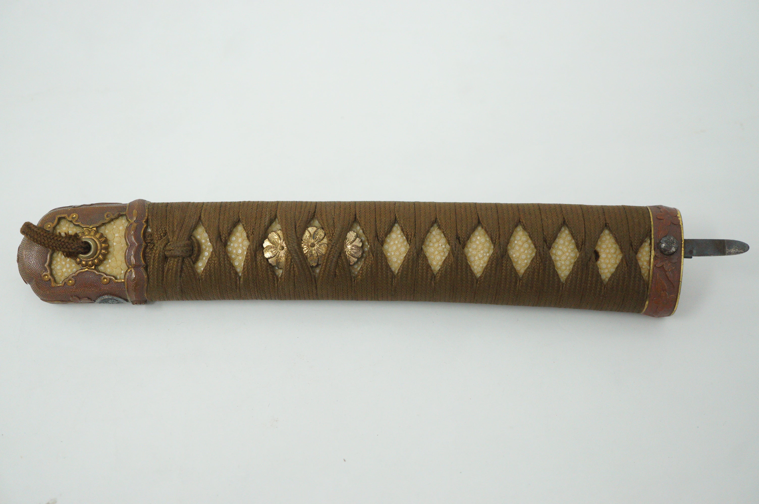 Japanese Gunto 2. WW Original Officer's Sword with Family Crest Authentic from Japan 0331G5