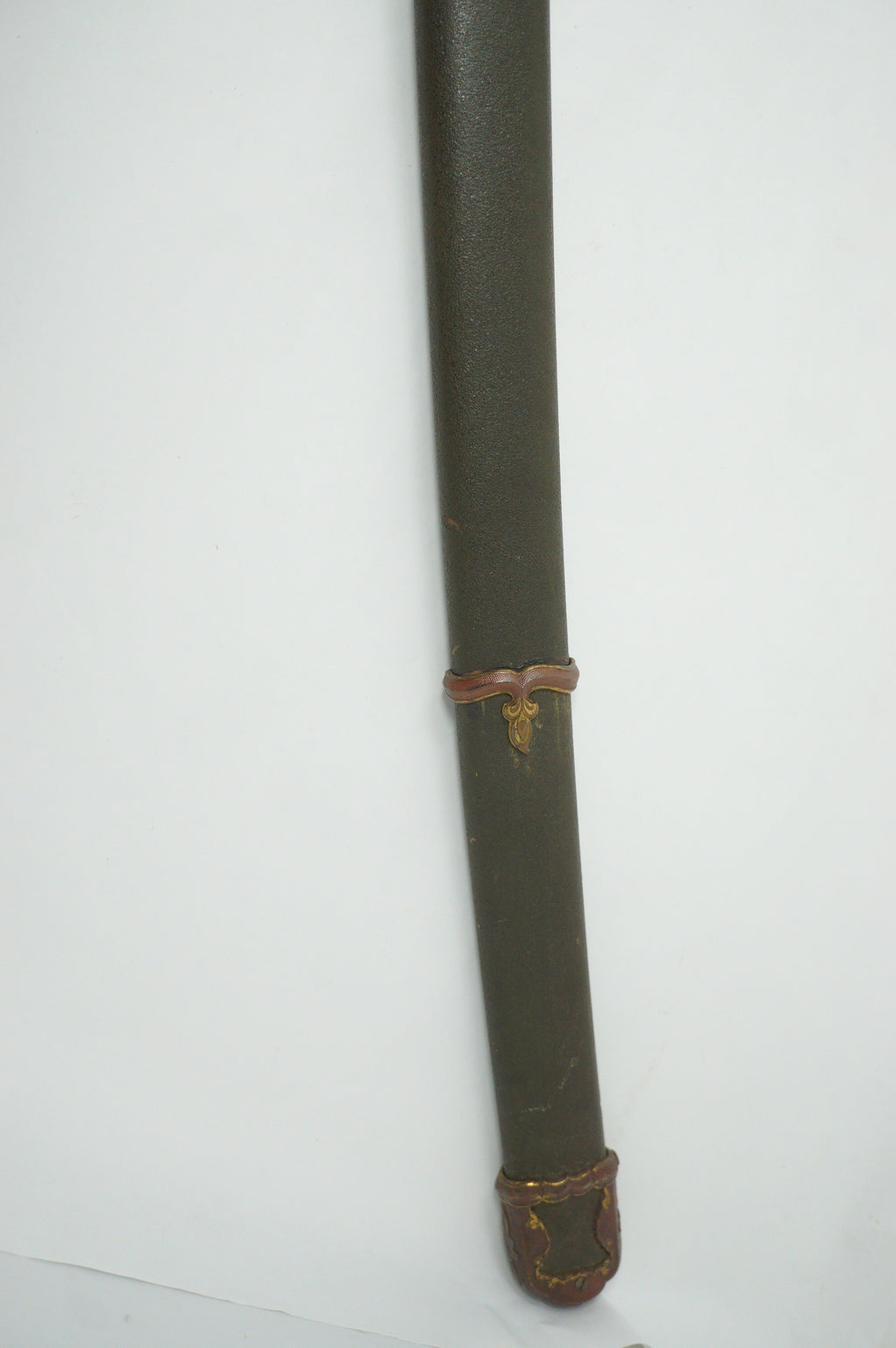 Japanese Gunto 2. WW Original Officer's Sword with Family Crest Authentic from Japan 0331G5