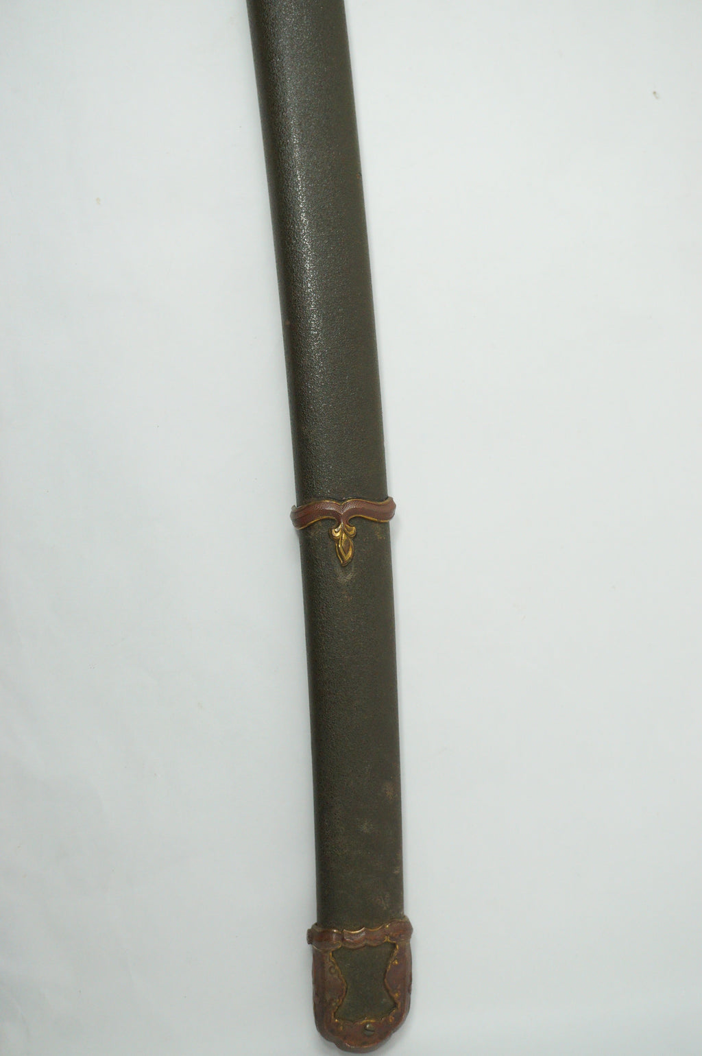 Japanese Gunto 2. WW Original Officer's Sword with Family Crest Authentic from Japan 0331G5
