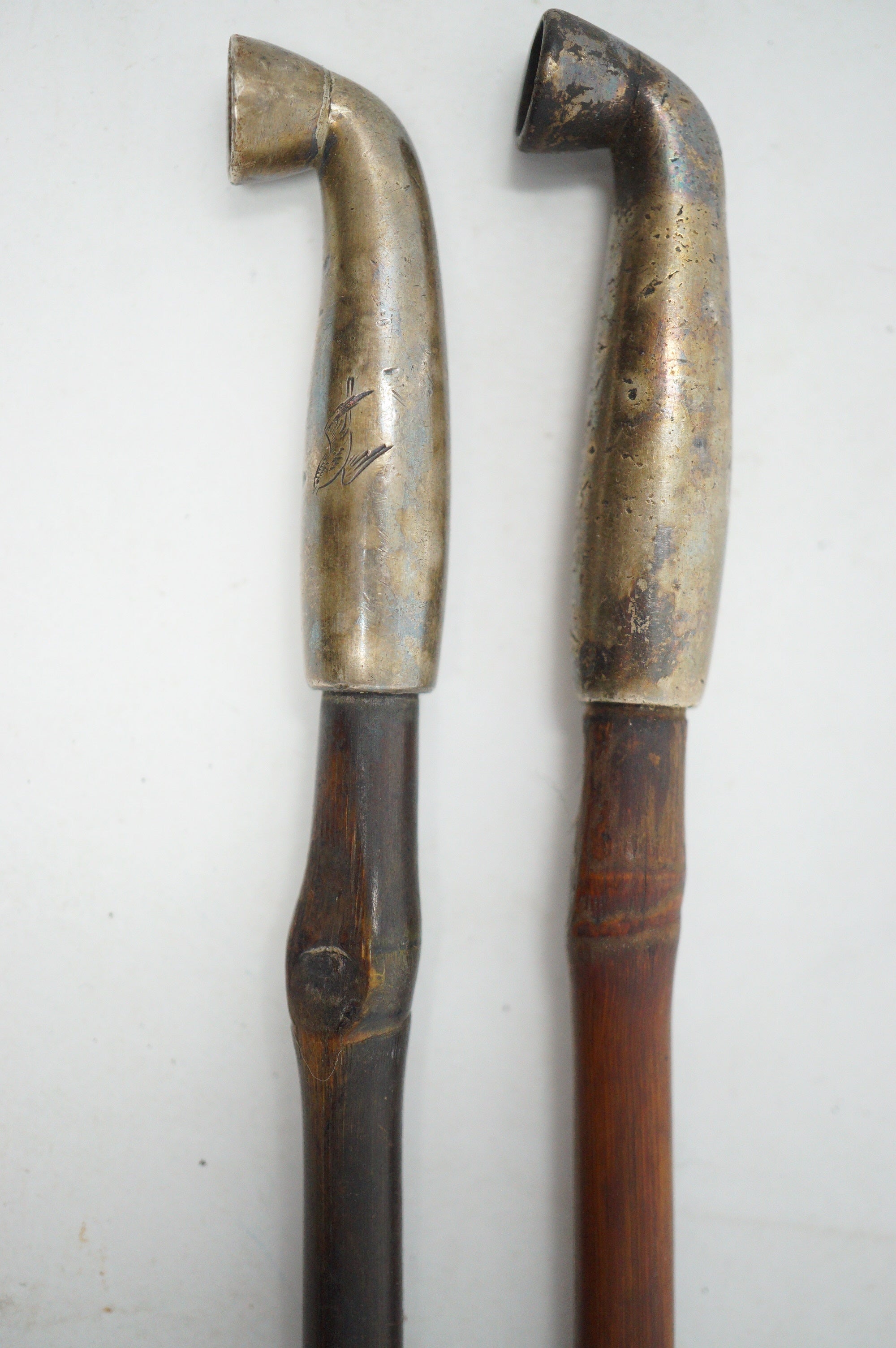 Japanisches Kiseru-Pfeifenset aus Bambus und Silber, signiert mit Geisha-Gravur 1111D6