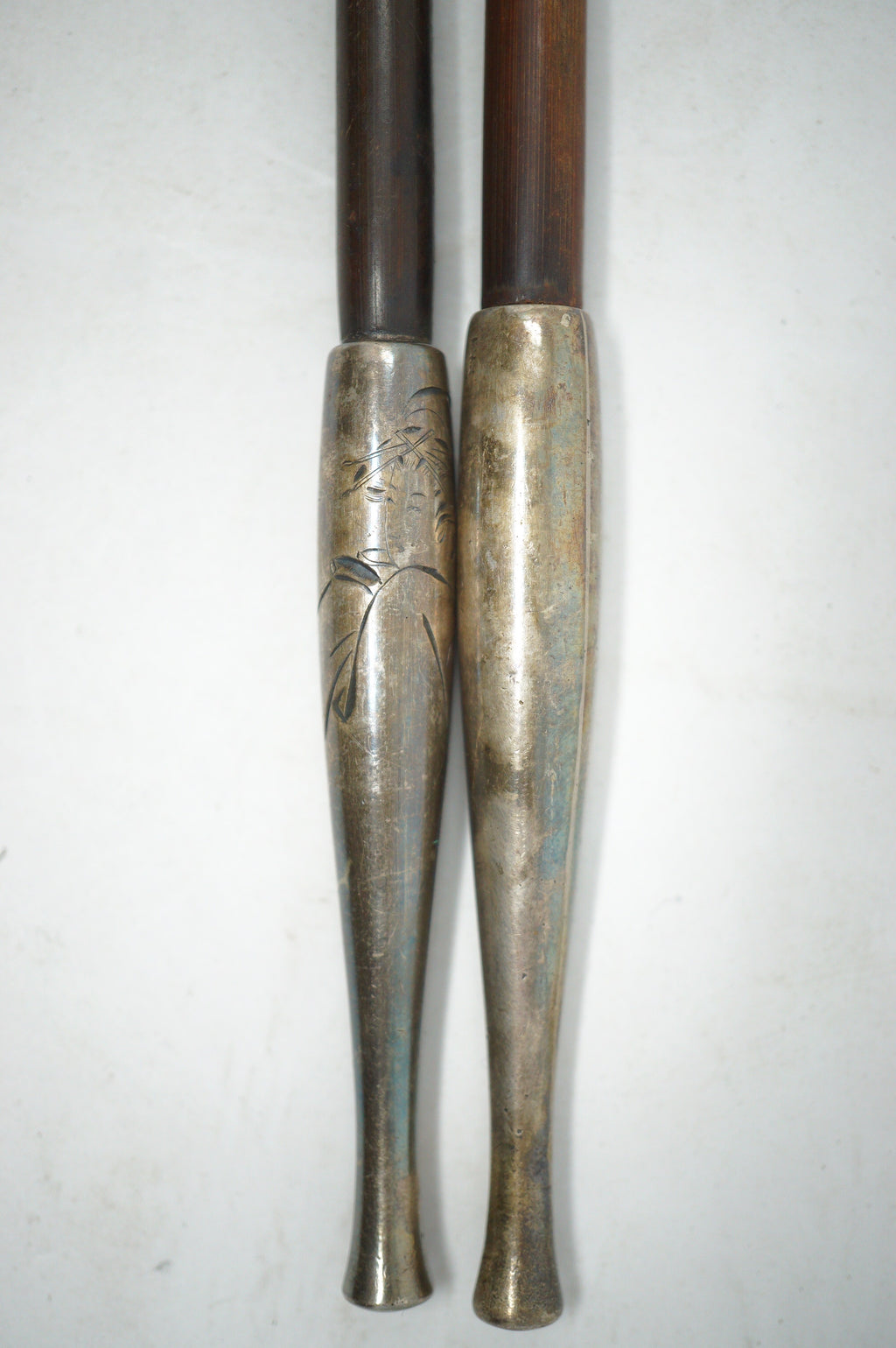 Japanese Kiseru Pipe Set Bamboo & Silver Signed with Geisha Engraving 1111D6