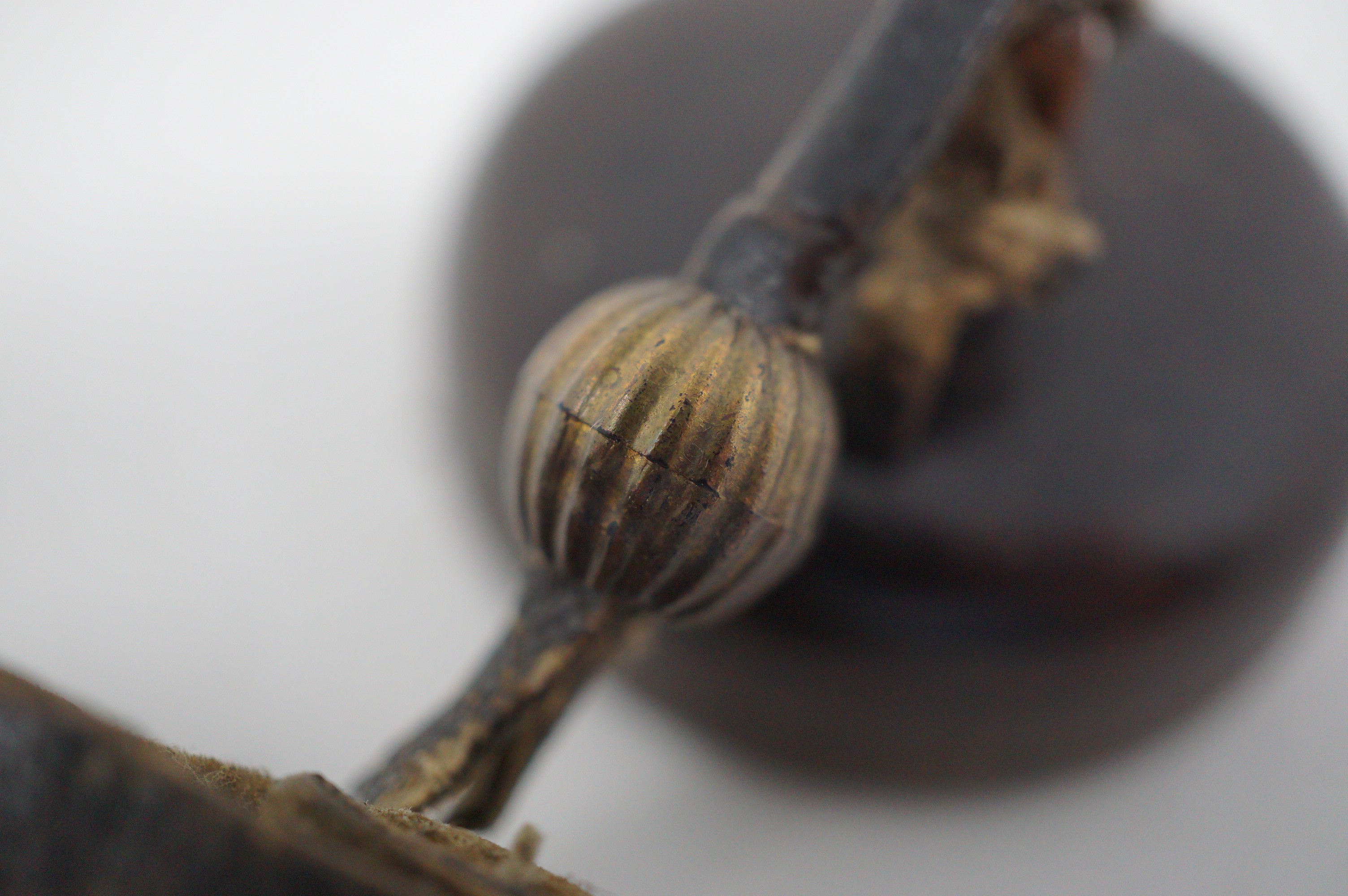 Antiker Sagemono - Lederbeutel mit hölzernem Netsuke 0619D6