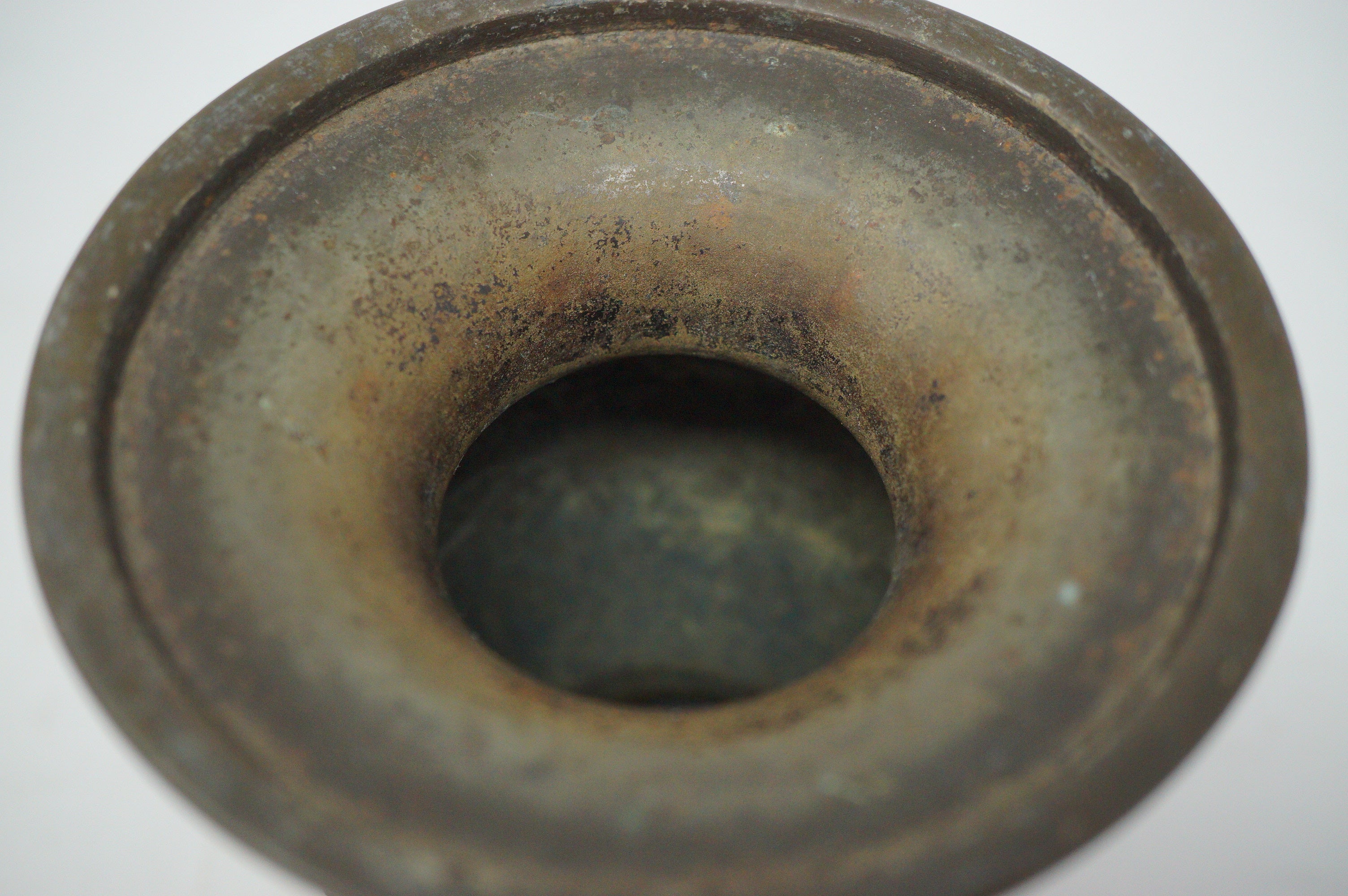 Japanische buddhistische Bronzevase, signiertes antikes Original aus Japan 1101D7