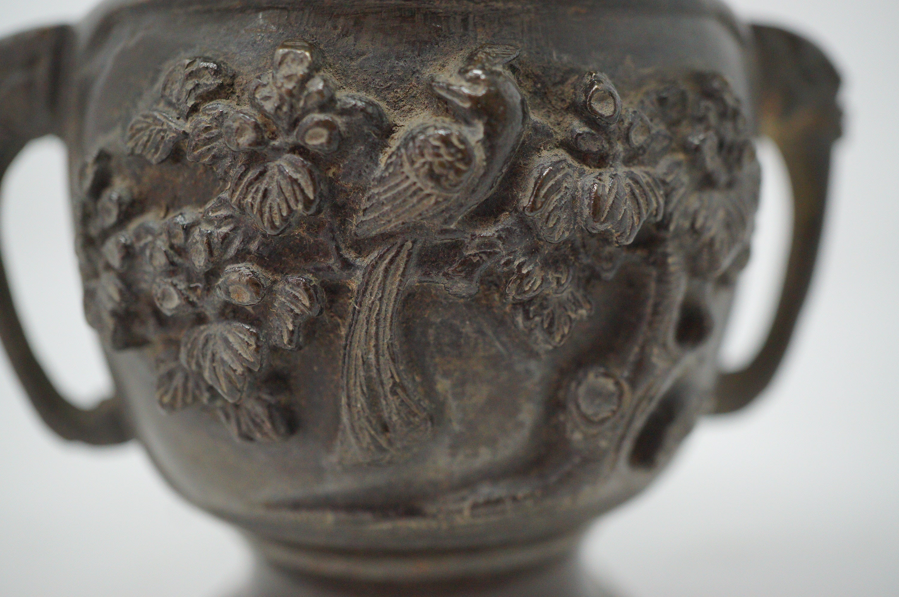 Japanische buddhistische Bronzevase, signiertes antikes Original aus Japan 1101D7
