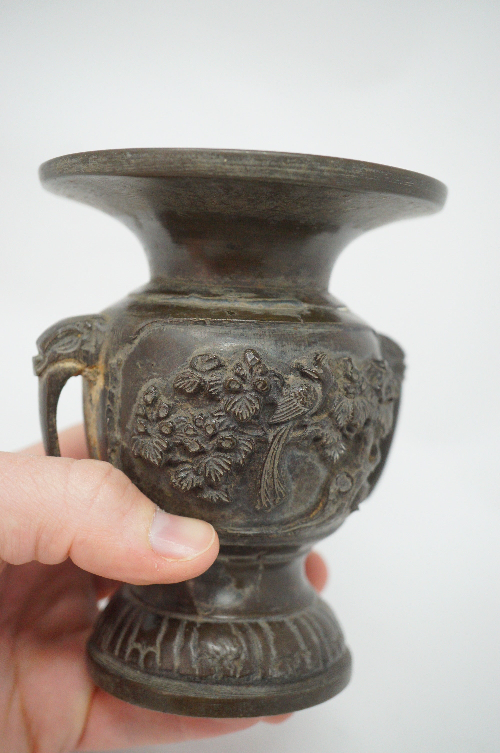 Japanische buddhistische Bronzevase, signiertes antikes Original aus Japan 1101D7