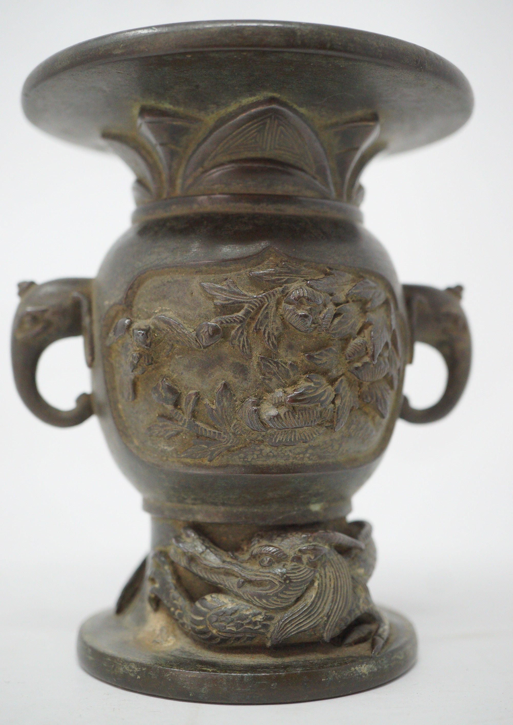 Japanische buddhistische Bronzevase mit detailliertem Drachenbild. Antikes Original aus Japan 1101D8